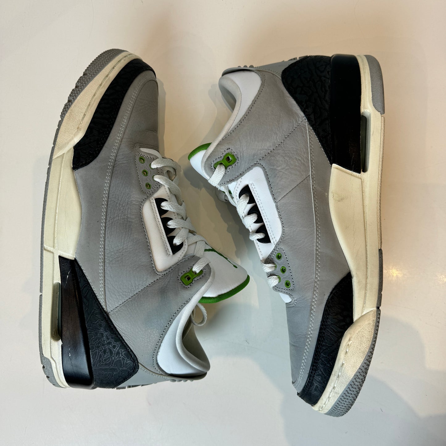 136064 006 Jordan 3 Retro Clorofila