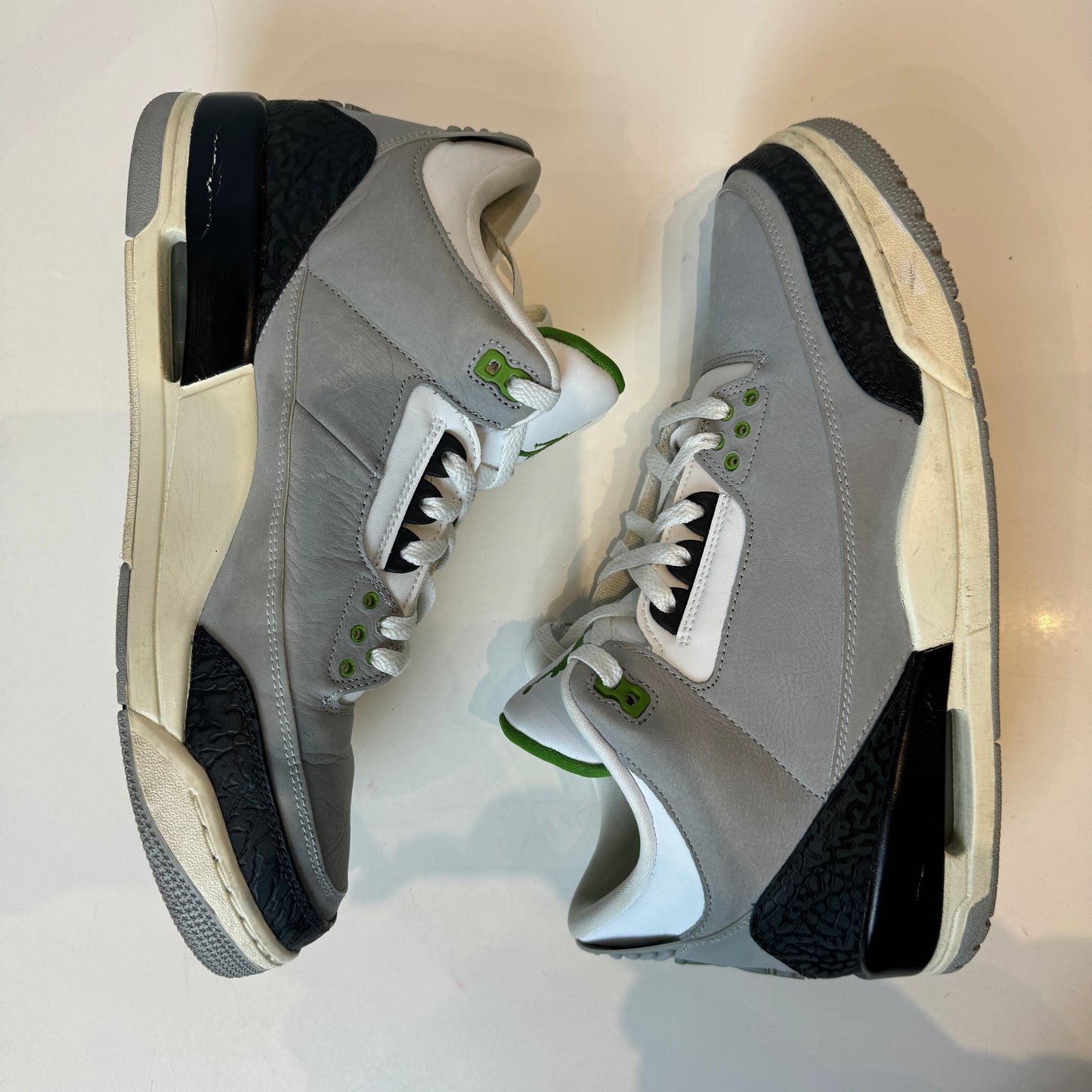 136064 006 Jordan 3 Retro Clorofila