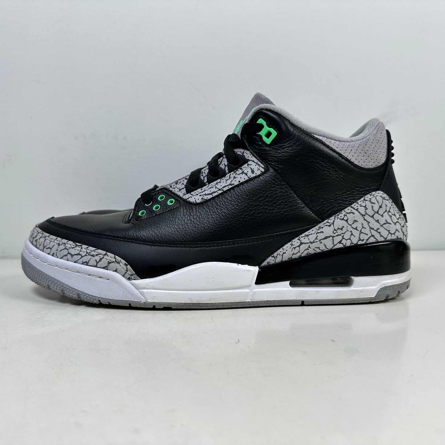 CT8532 031 Jordan 3 Retro Green Glow [USED] - 11 M (Used)