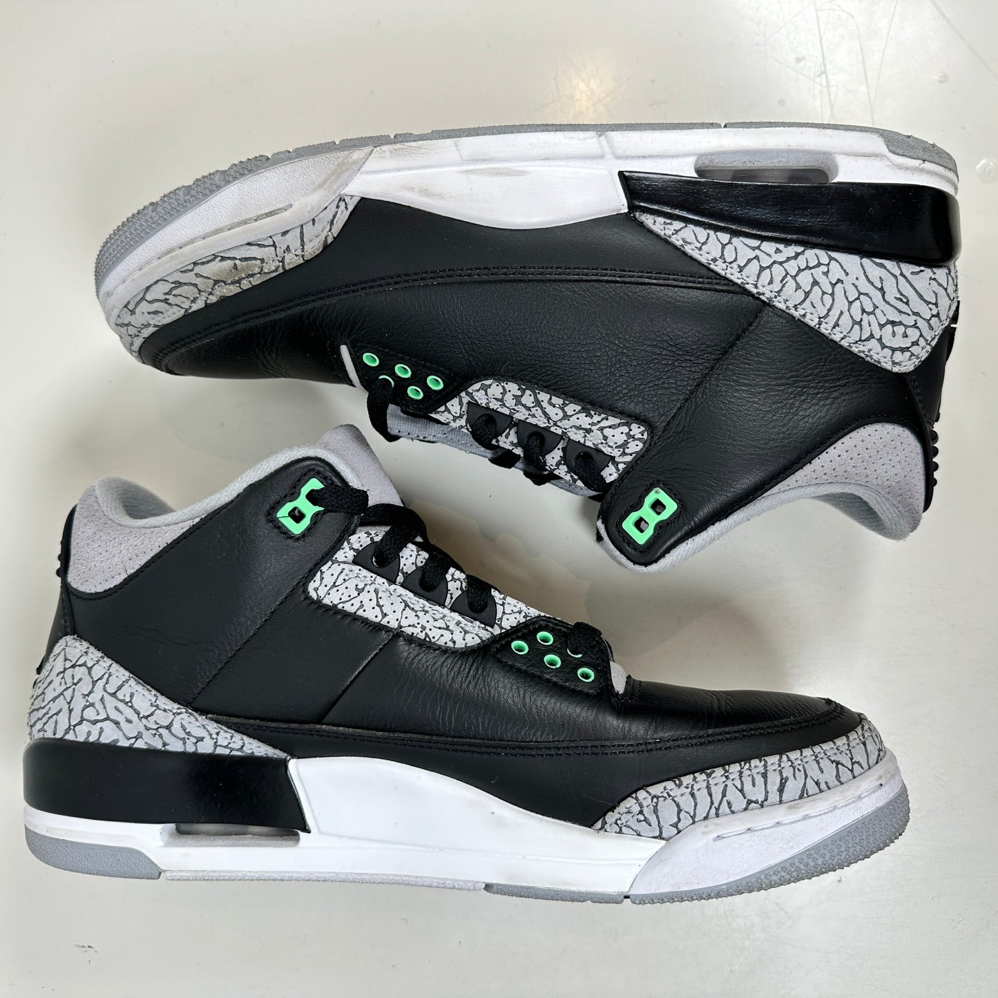 CT8532 031 Jordan 3 Retro Green Glow [USED] - 11 M (Used)