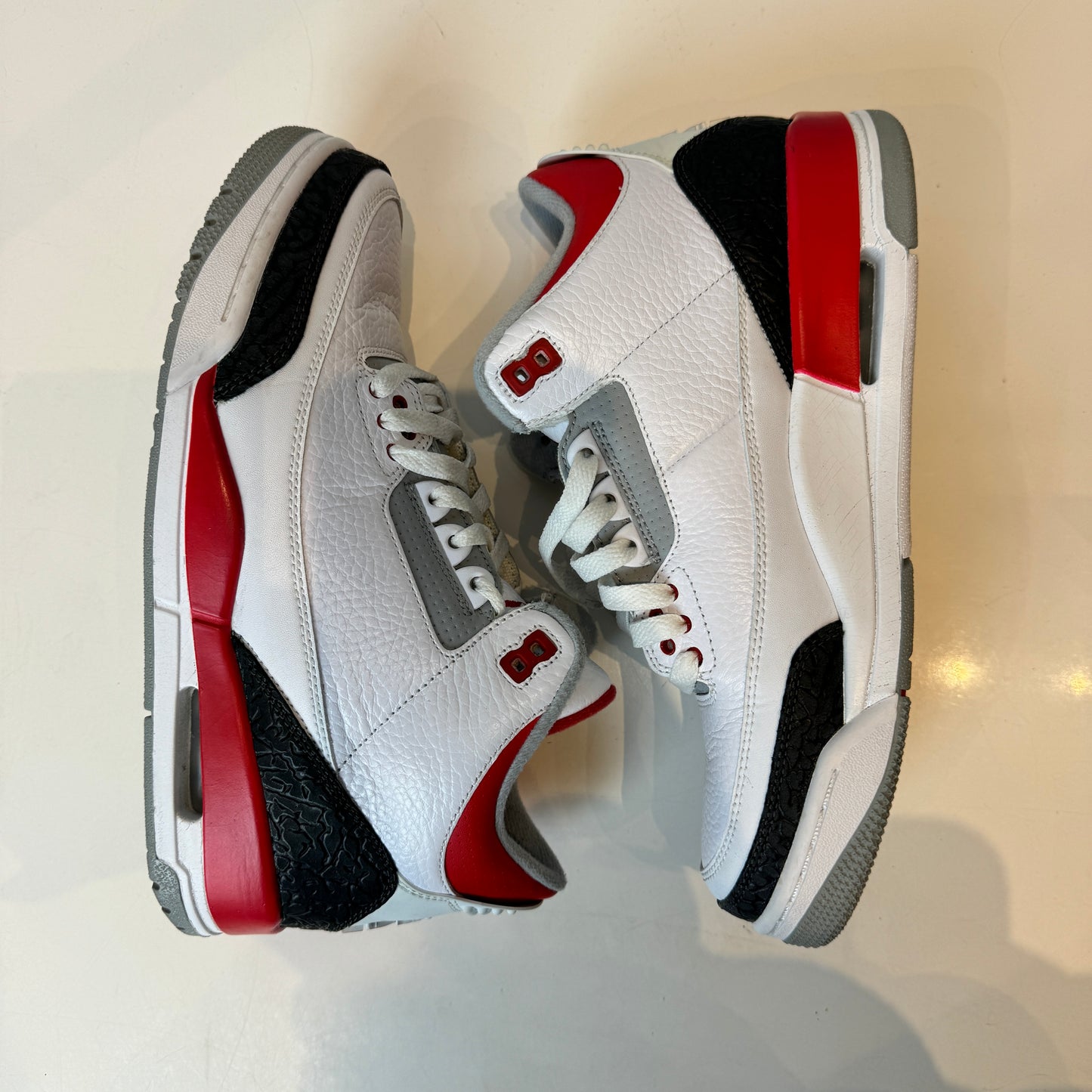 136064 120 Jordan 3 Retro Fire Red (2013) [USED] - 8 M (Used)