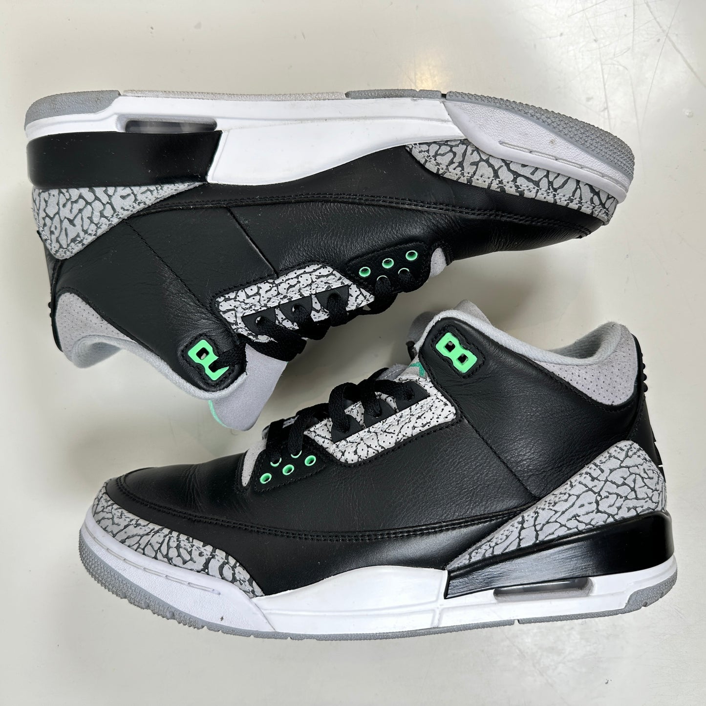 CT8532 031 Jordan 3 Retro Green Glow [USED] - 10 M (Used)