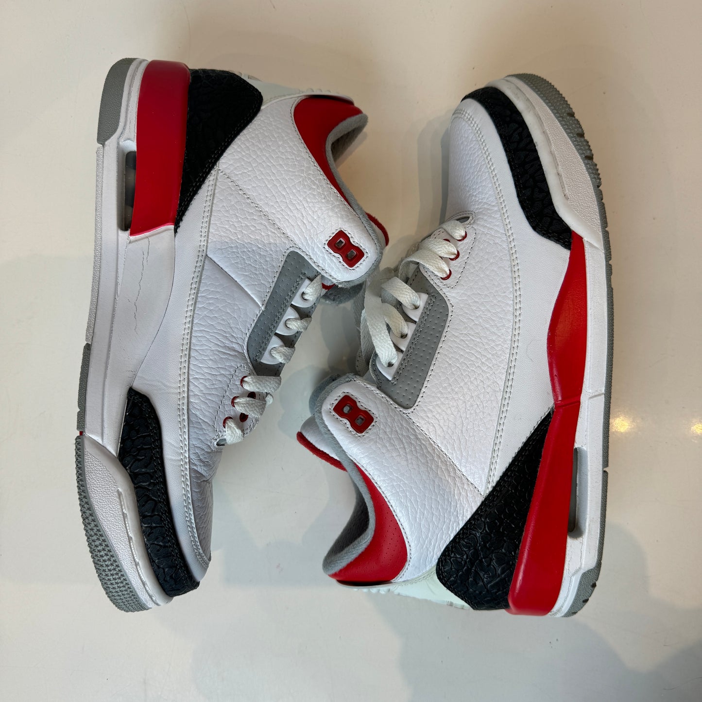 136064 120 Jordan 3 Retro Fire Red (2013) [USED] - 8 M (Used)