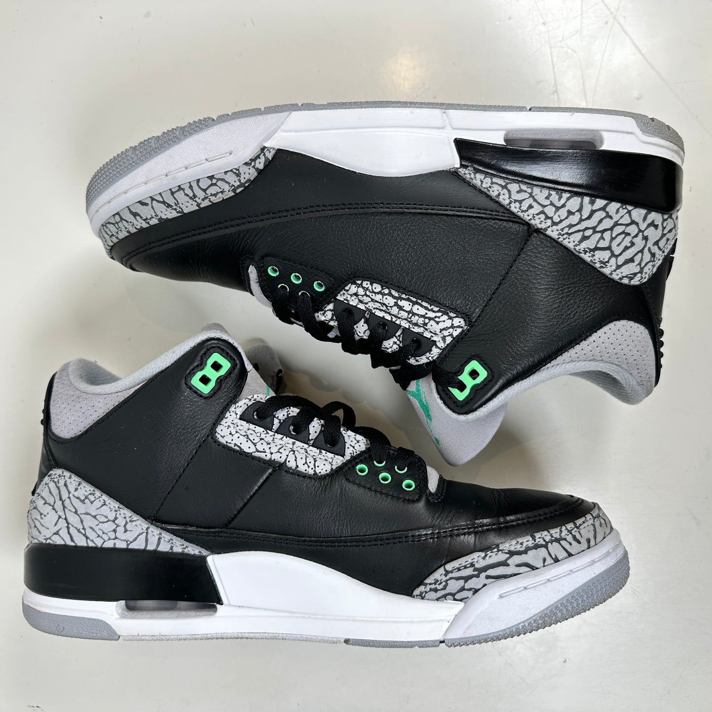 CT8532 031 Jordan 3 Retro Green Glow [USED] - 10 M (Used)