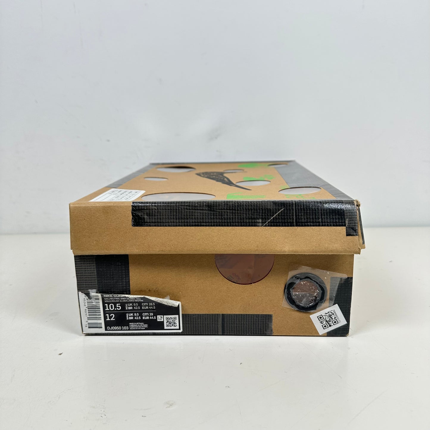 DJ0950 103 Nike Dunk Low Off-White Lot 40 [USED] - 10.5 M (Used)