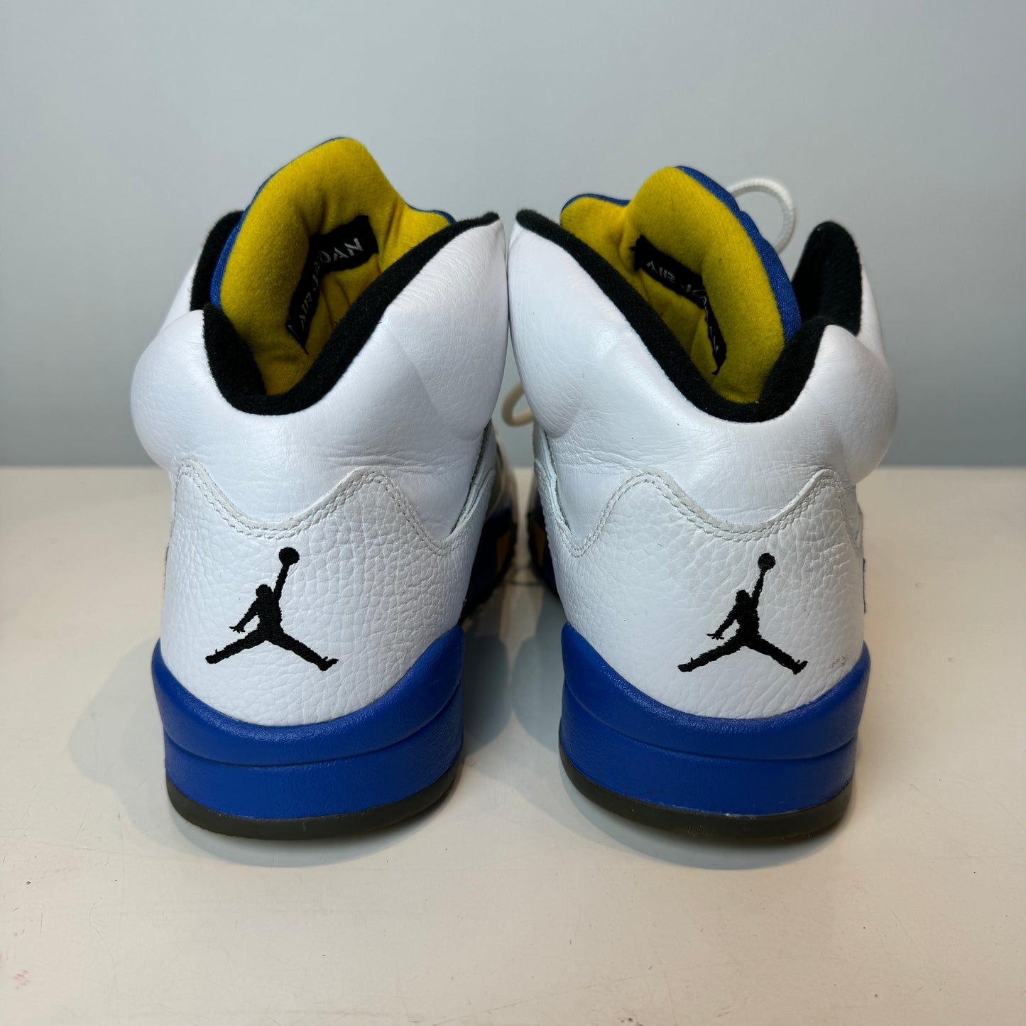 136027 189 Jordan 5 Retro Laney (2013) [USED] - 9 M (Used)