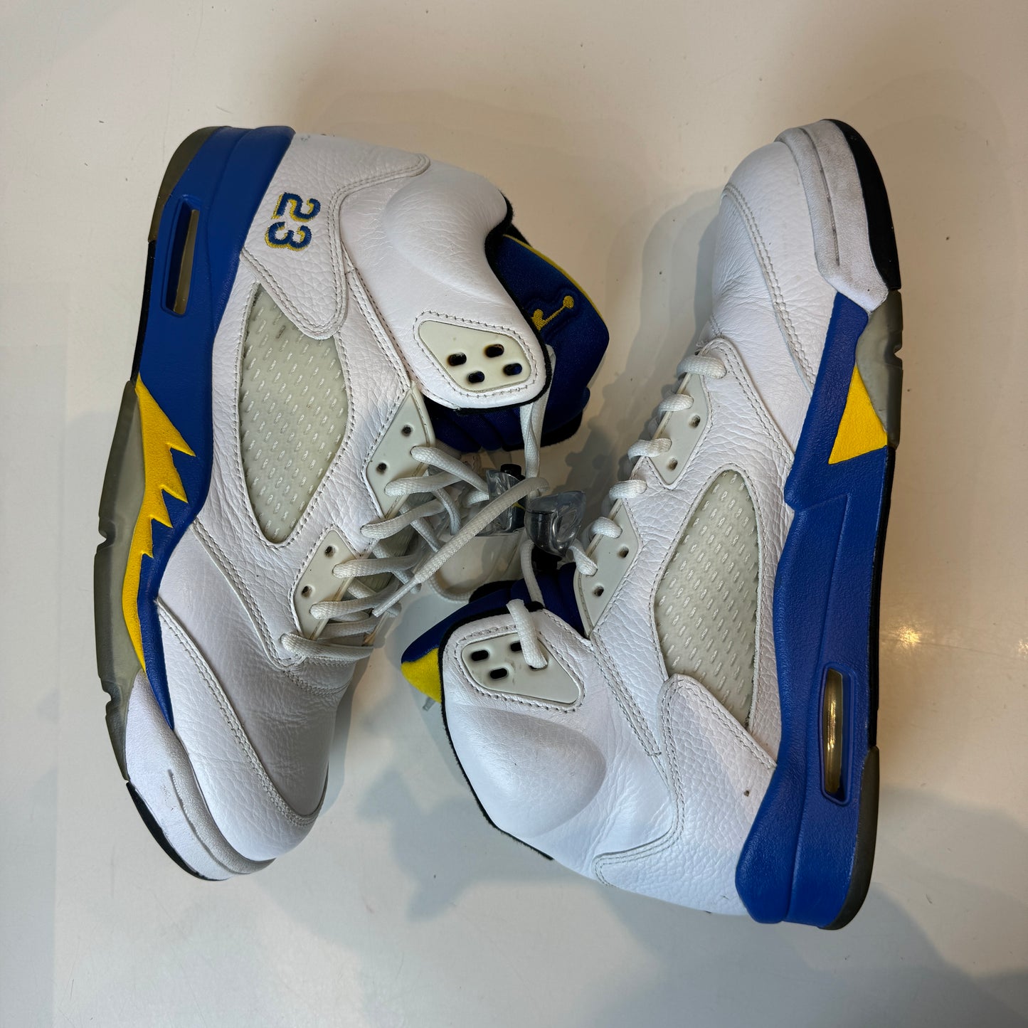 136027 189 Jordan 5 Retro Laney (2013) [USED] - 9 M (Used)