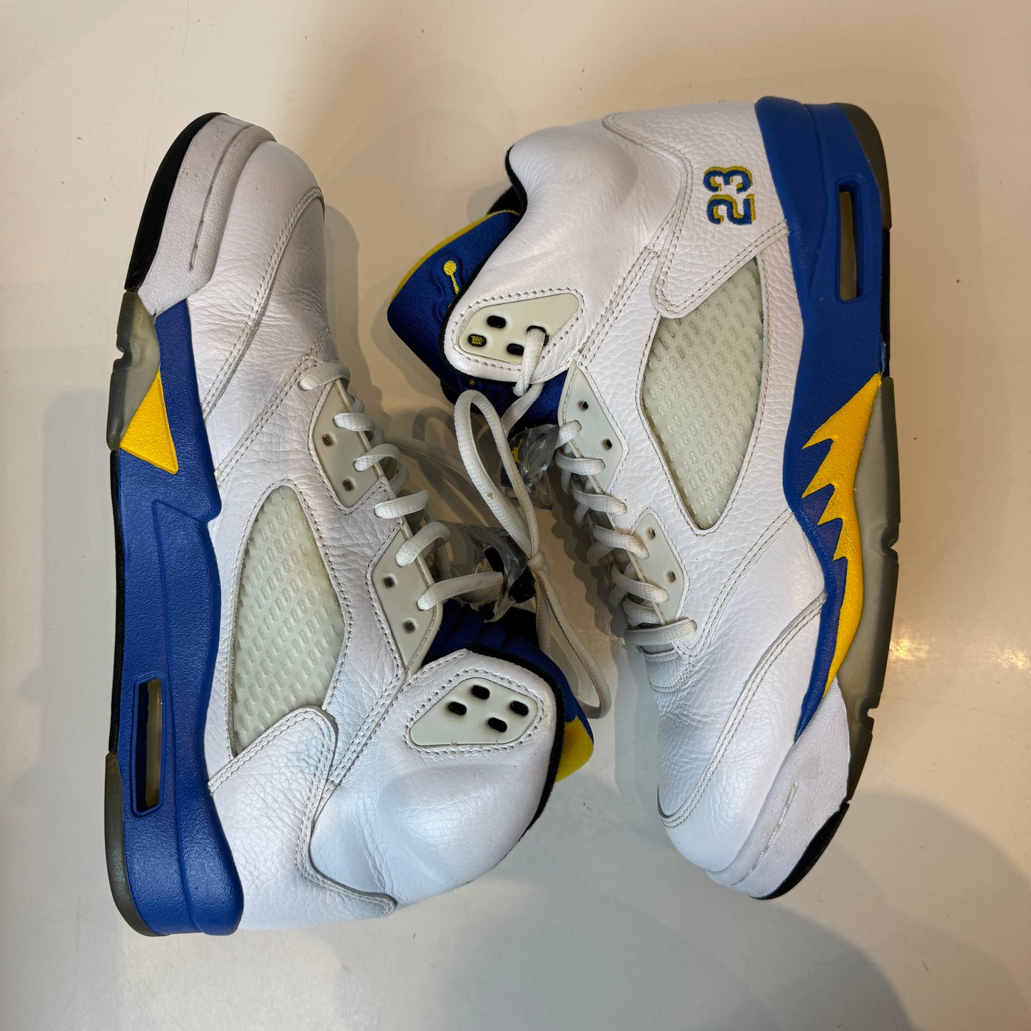 136027 189 Jordan 5 Retro Laney (2013) [USED] - 9 M (Used)