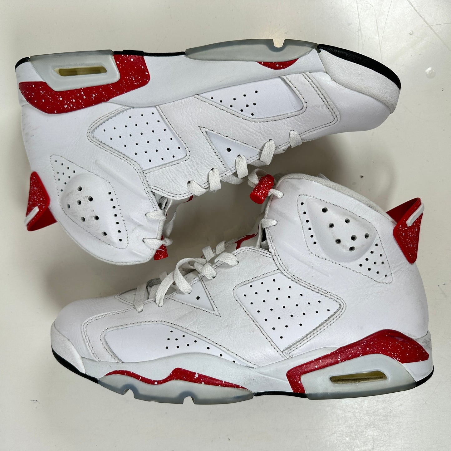 CT8529 162 Jordan 6 Retro Red Oreo [USED] - 12 M (Used)