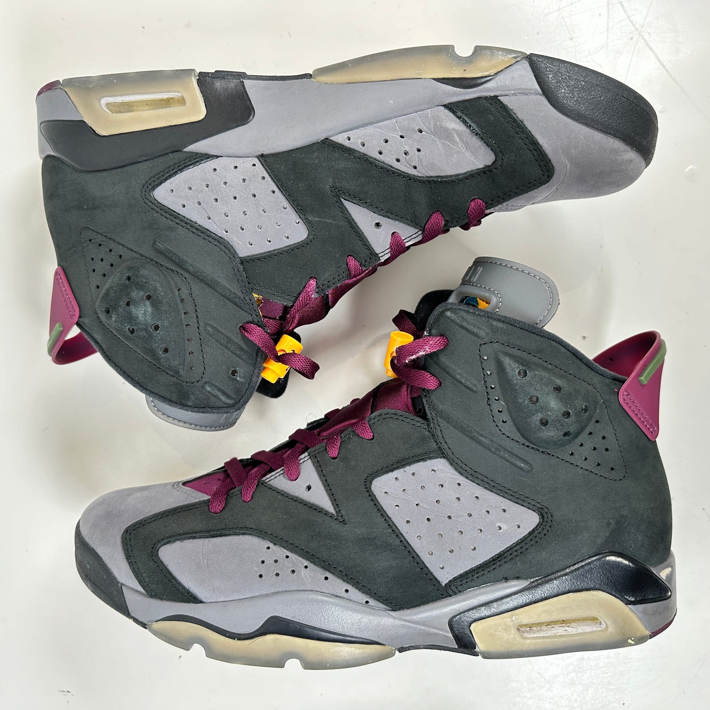 CT8529 063 Jordan 6 Retro Bordeaux [USED] - 12 M (Used)