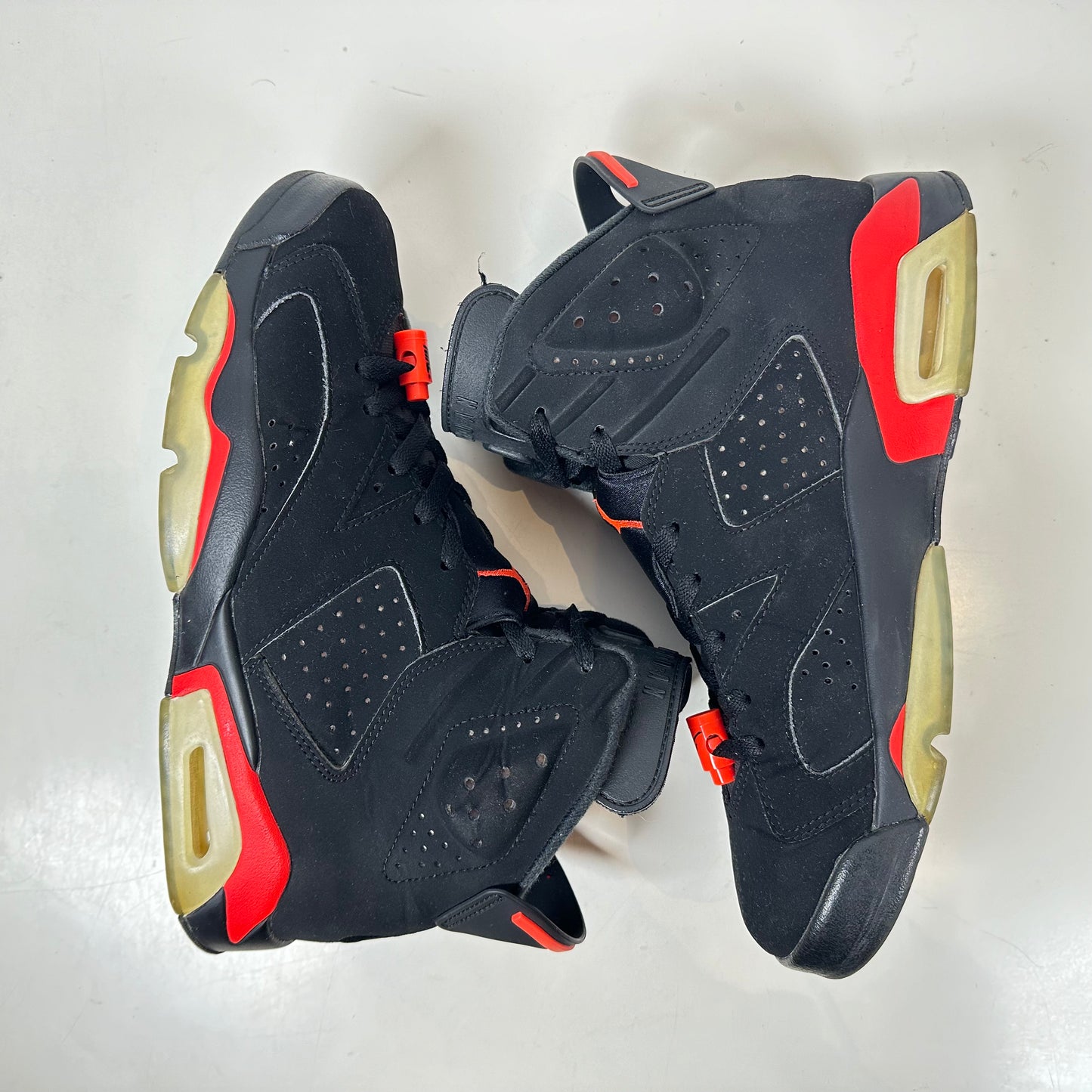 384664 060 Jordan 6 Infrared [USED] - 8.5 M (Used)