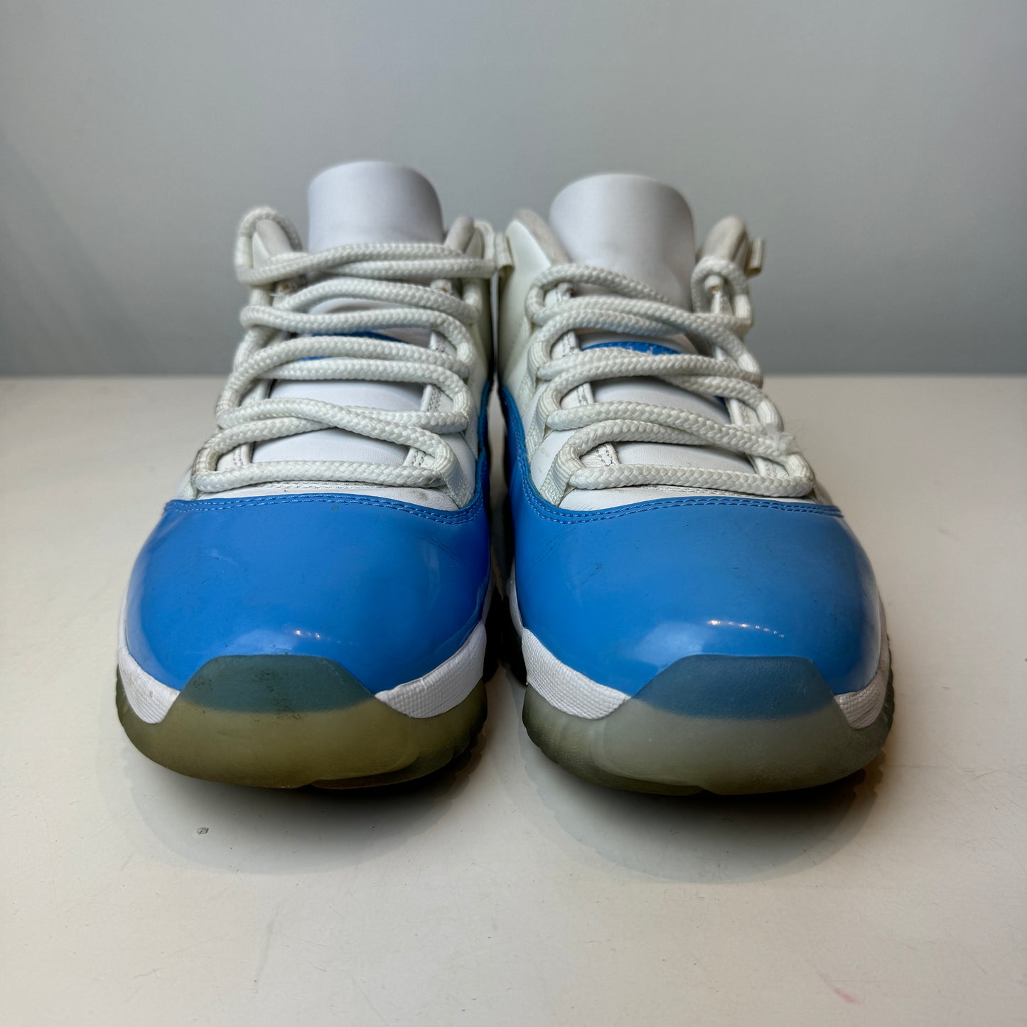 528895 106 Jordan 11 Retro Low University Blue (2017) [USED] - 8.5 M (Used)