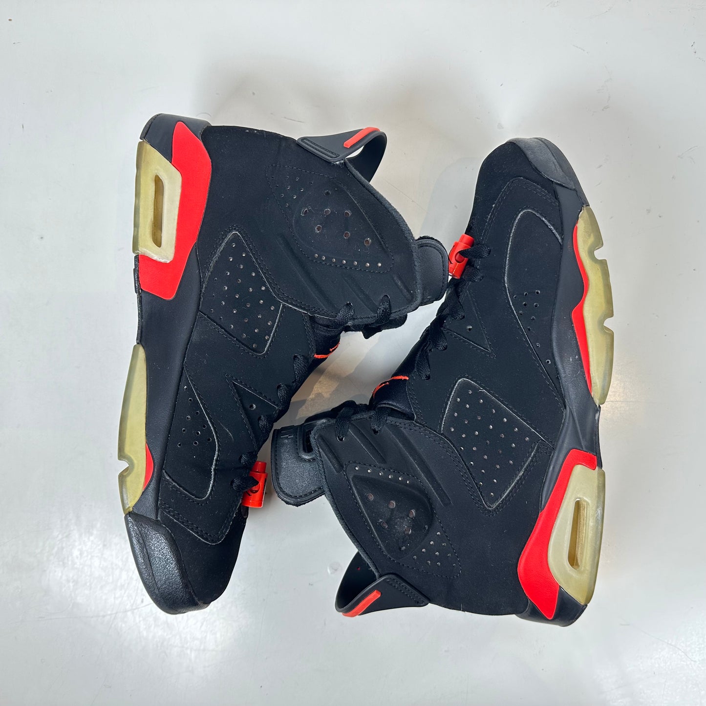 384664 060 Jordan 6 Infrared [USED] - 8.5 M (Used)