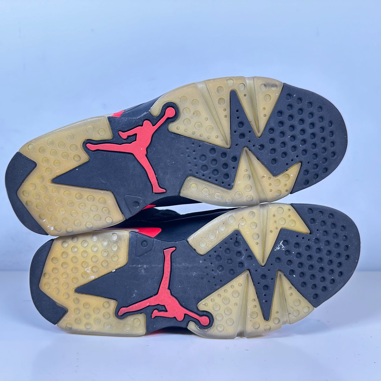 384664 060 Jordan 6 Infrared [USED] - 8.5 M (Used)