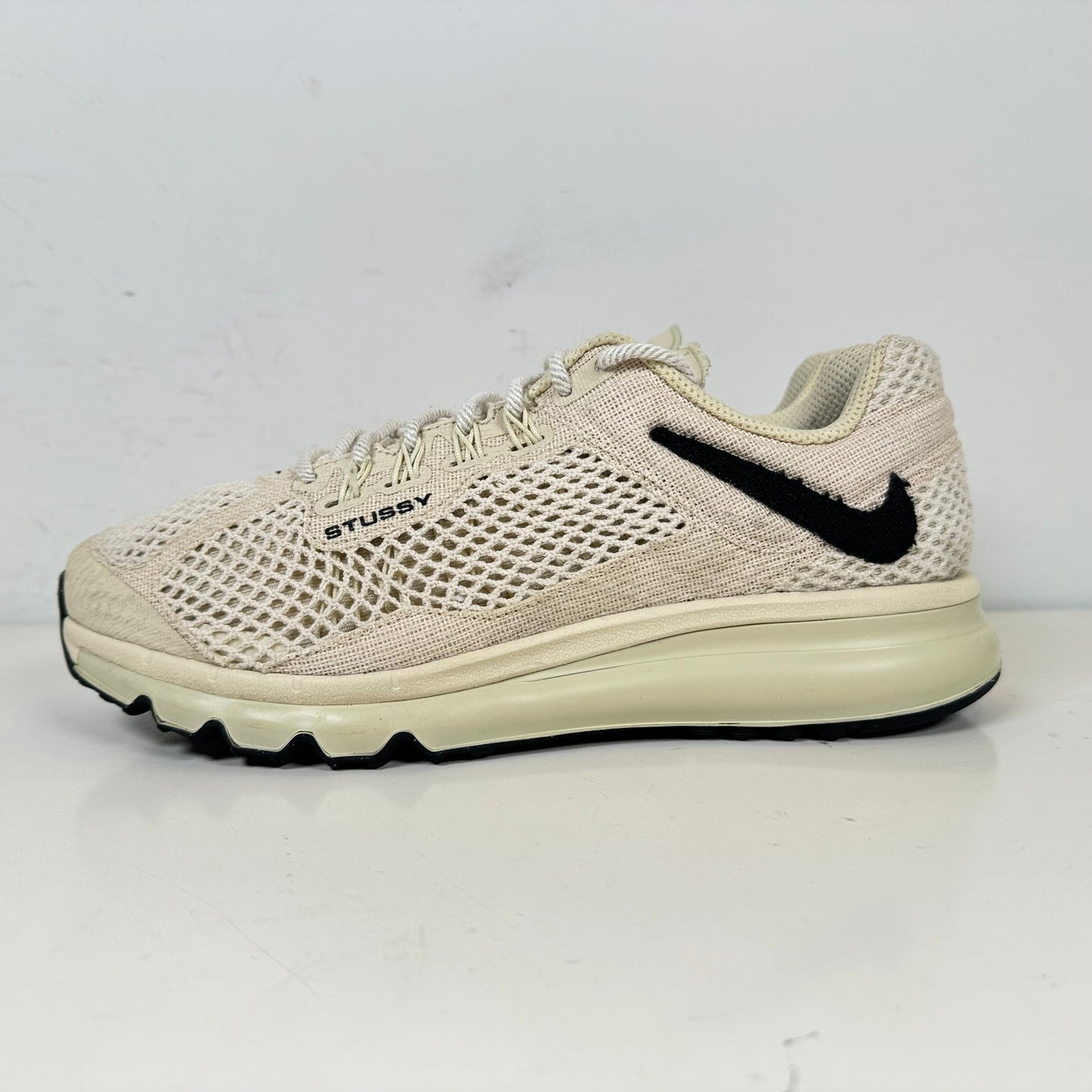 DM6447 200 Nike Air Max 2013 Stussy Fossil [USED] - 9.5 M (Used)