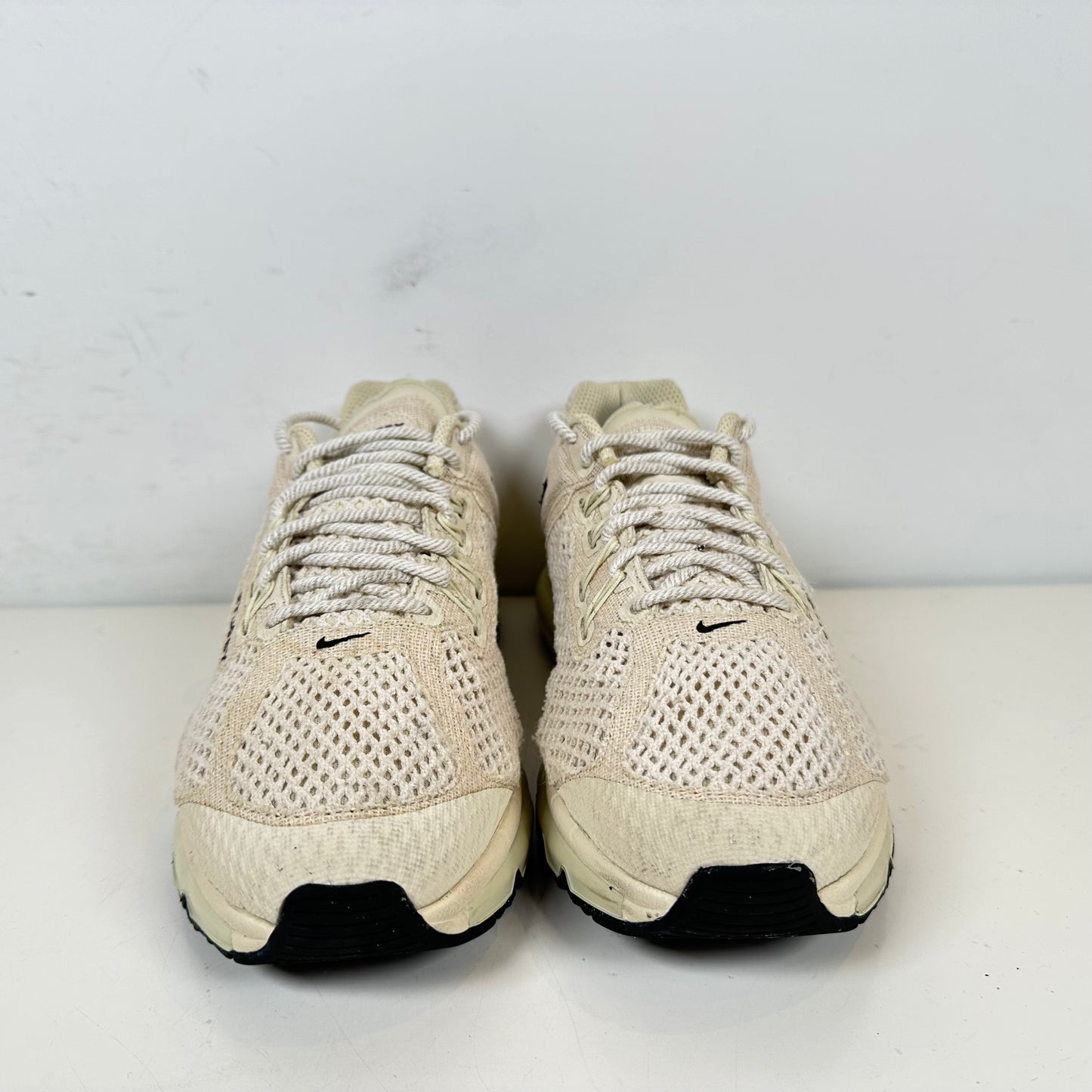 DM6447 200 Nike Air Max 2013 Stussy Fossil [USED] - 9.5 M (Used)
