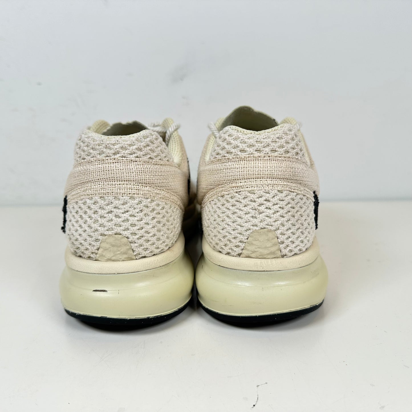 DM6447 200 Nike Air Max 2013 Stussy Fossil [USED] - 9.5 M (Used)