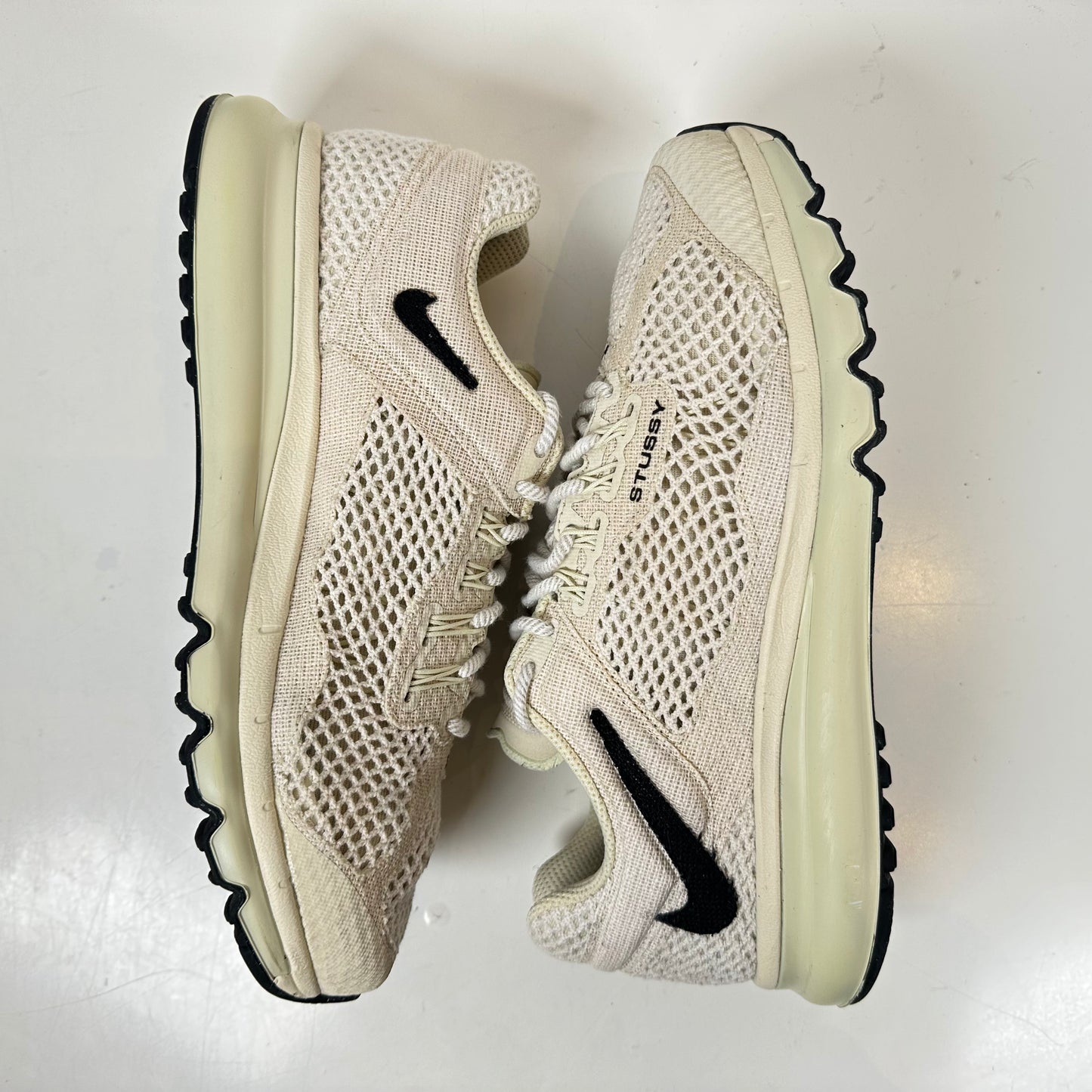 DM6447 200 Nike Air Max 2013 Stussy Fossil [USED] - 9.5 M (Used)