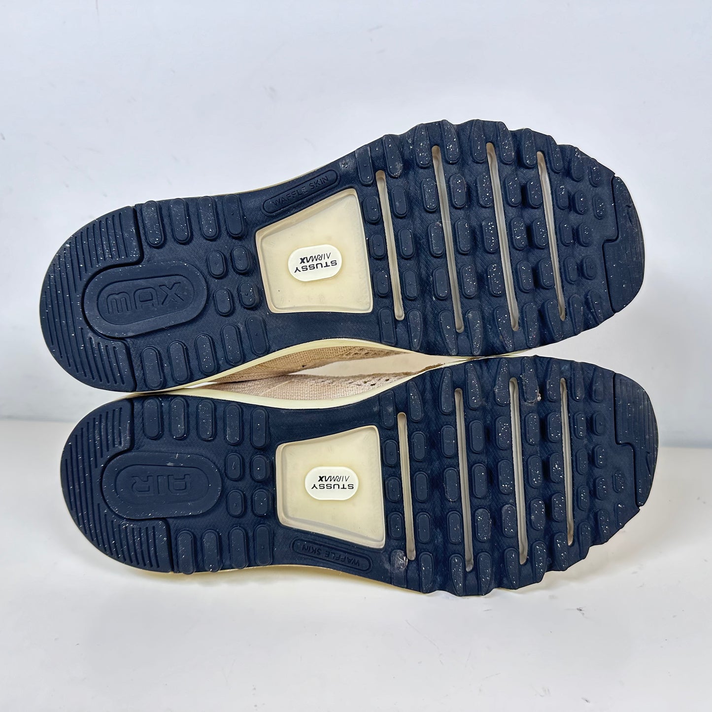 DM6447 200 Nike Air Max 2013 Stussy Fossil [USED] - 9.5 M (Used)