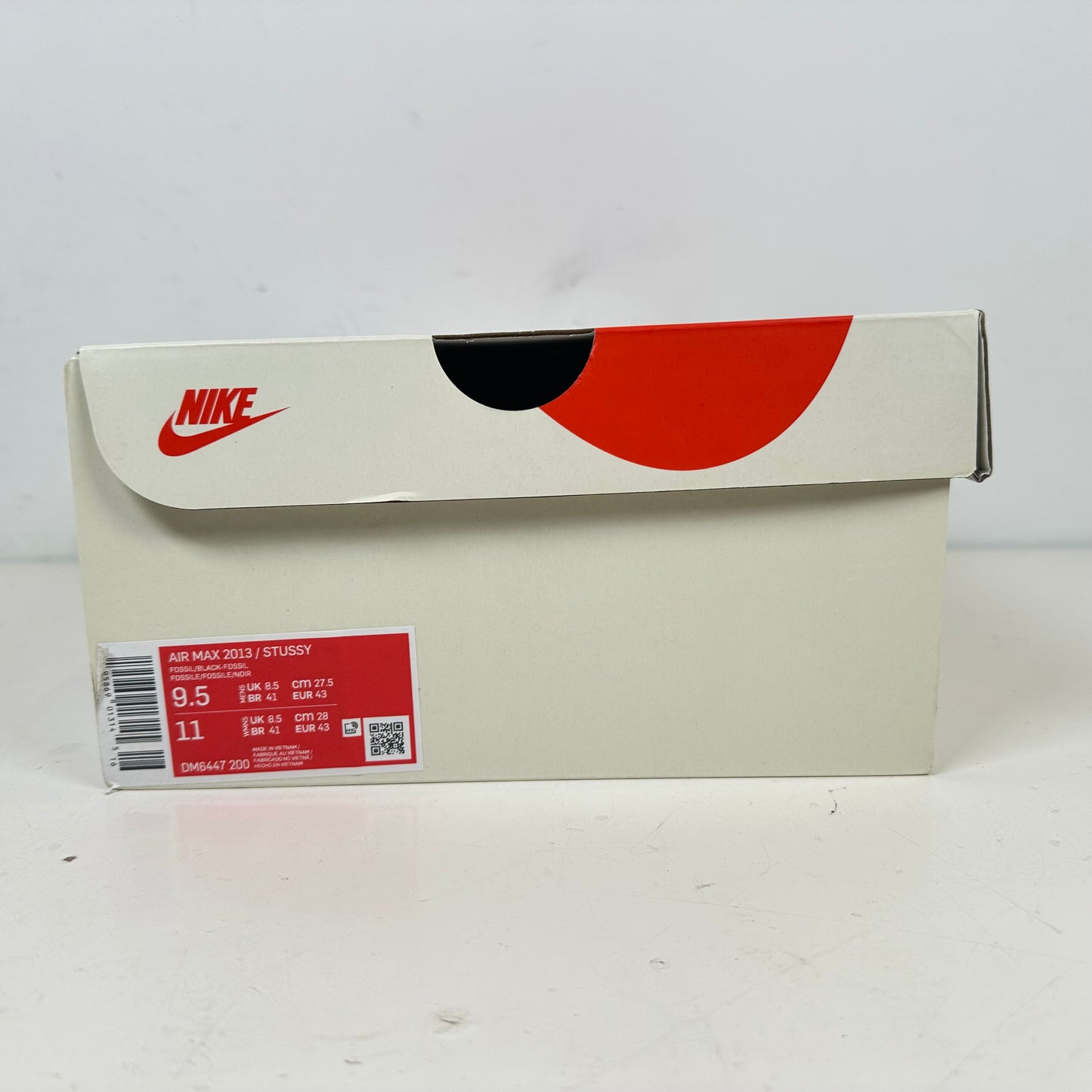 DM6447 200 Nike Air Max 2013 Stussy Fossil [USED] - 9.5 M (Used)