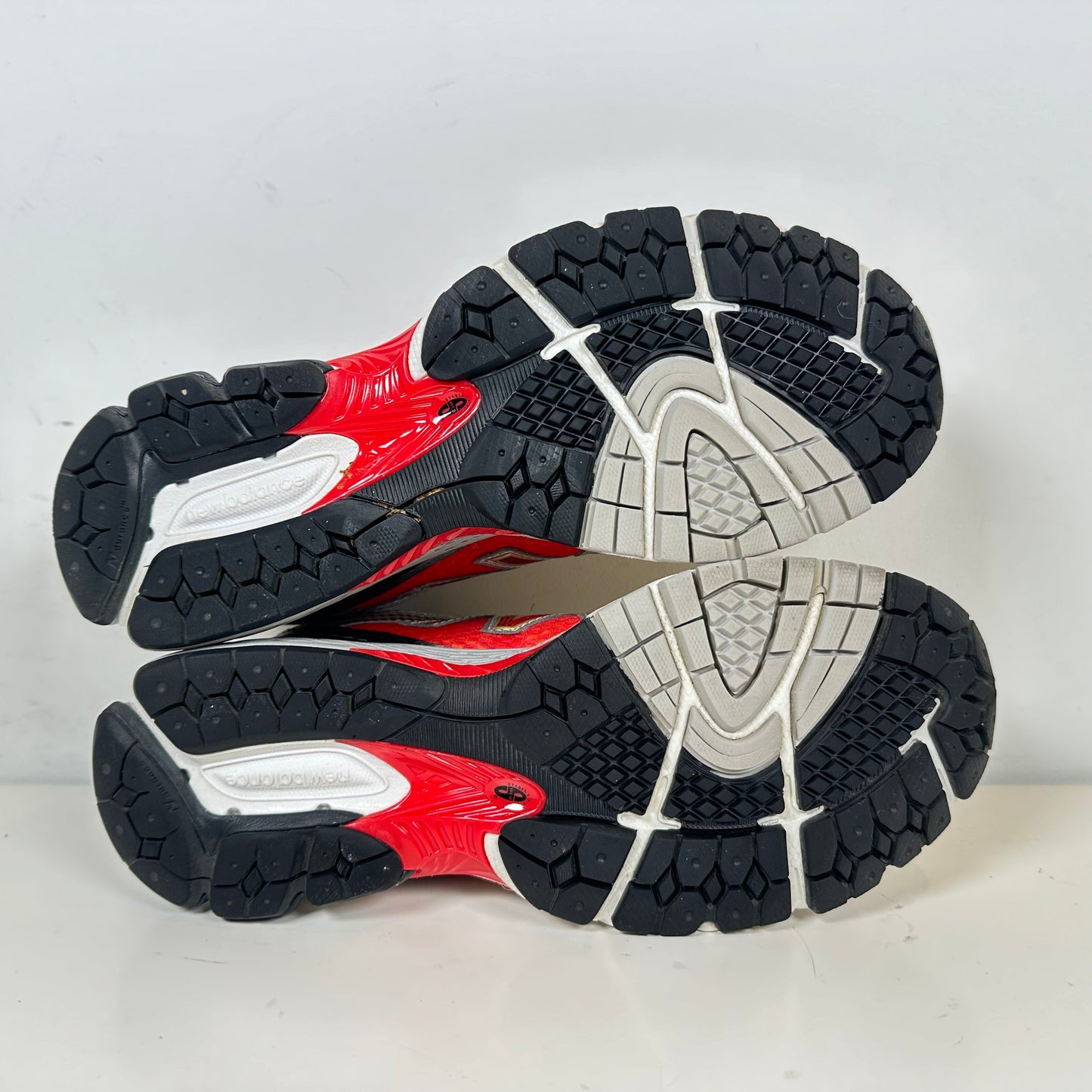 ML860AD2 New Balance 860v2 Aime Leon Dore Red [USED] - 9 M (Used)