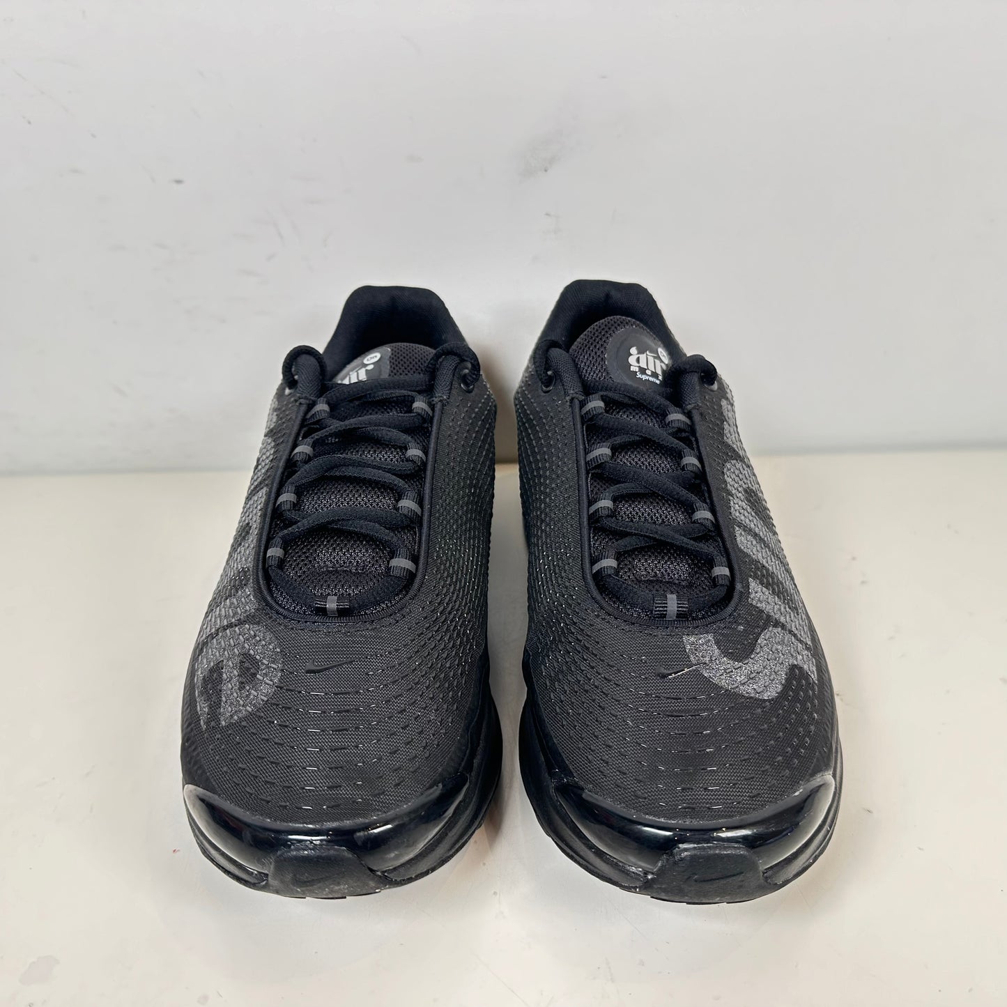 FZ4044 001 Nike Air Max DN Supreme Black [USED] - 9.5 M (Used)