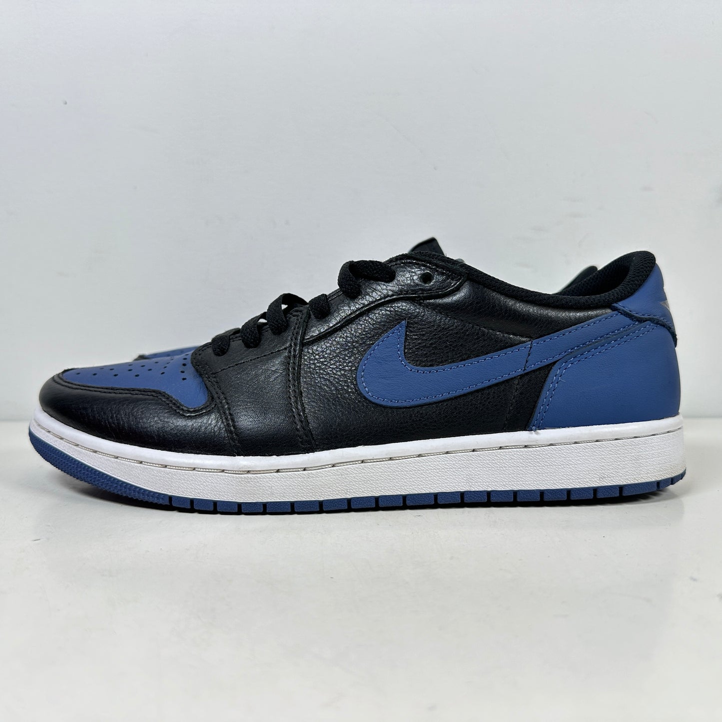 CZ0790 041 Jordan 1 Retro Low OG Mystic Navy [USED] - 11 M (Used)