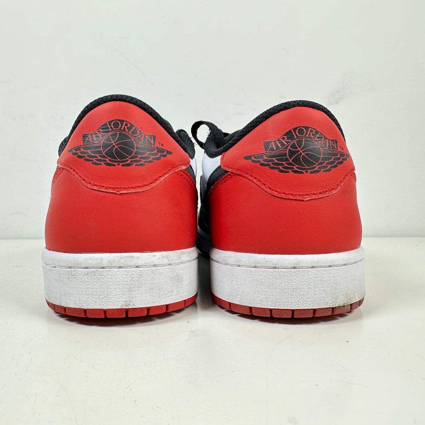 CZ0790 106 Jordan 1 Retro Low OG Punta negra (2023)