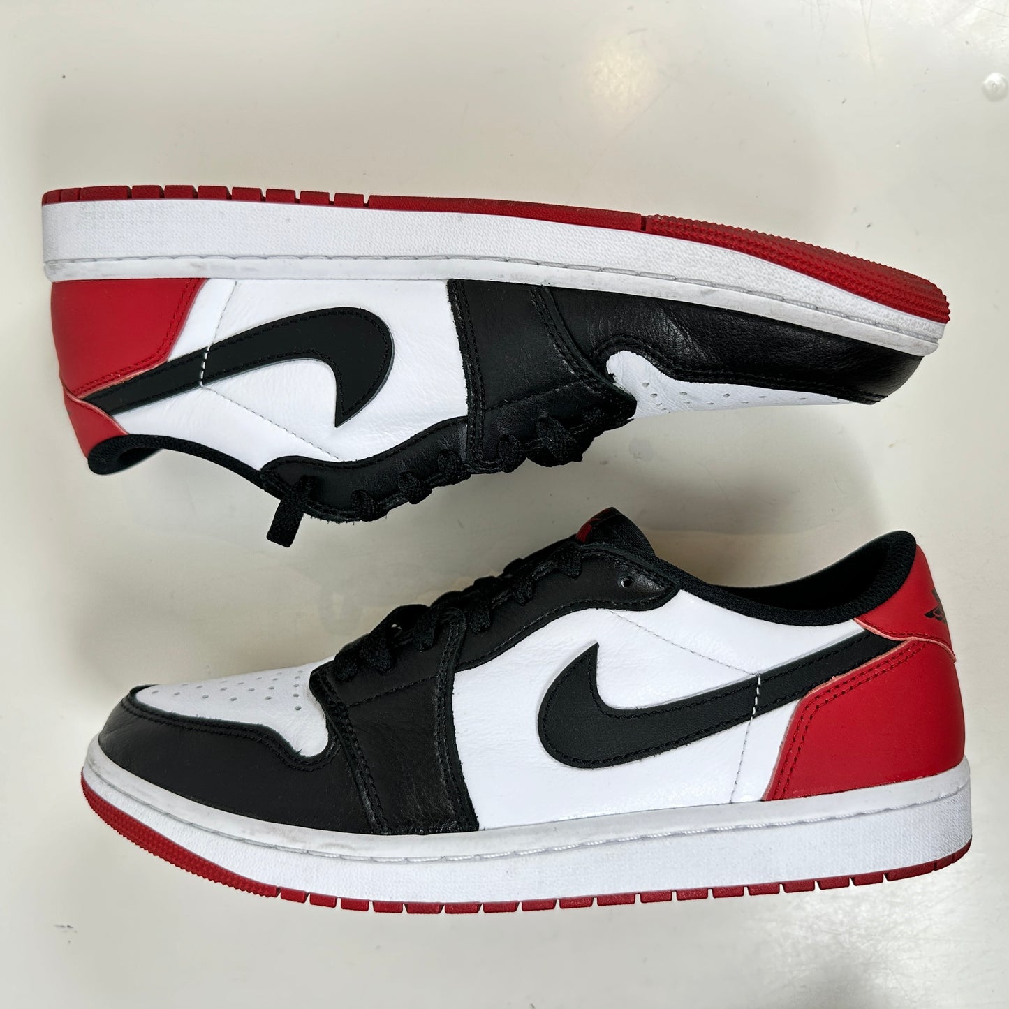 CZ0790 106  Jordan 1 Retro Low OG Black Toe (2023) [USED] - 10.5 M (Used)