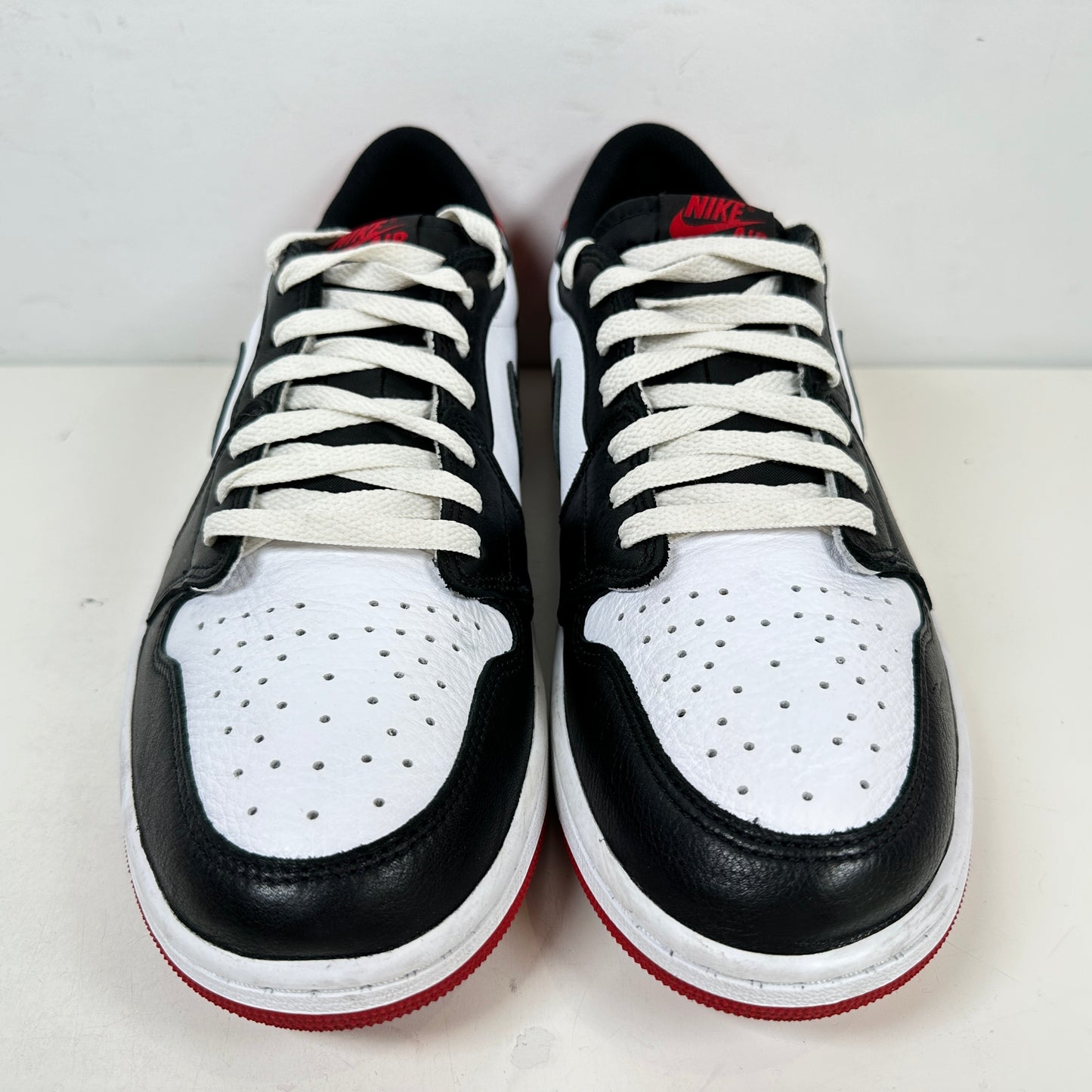 CZ0790 106 Jordan 1 Retro Low OG Punta negra (2023)