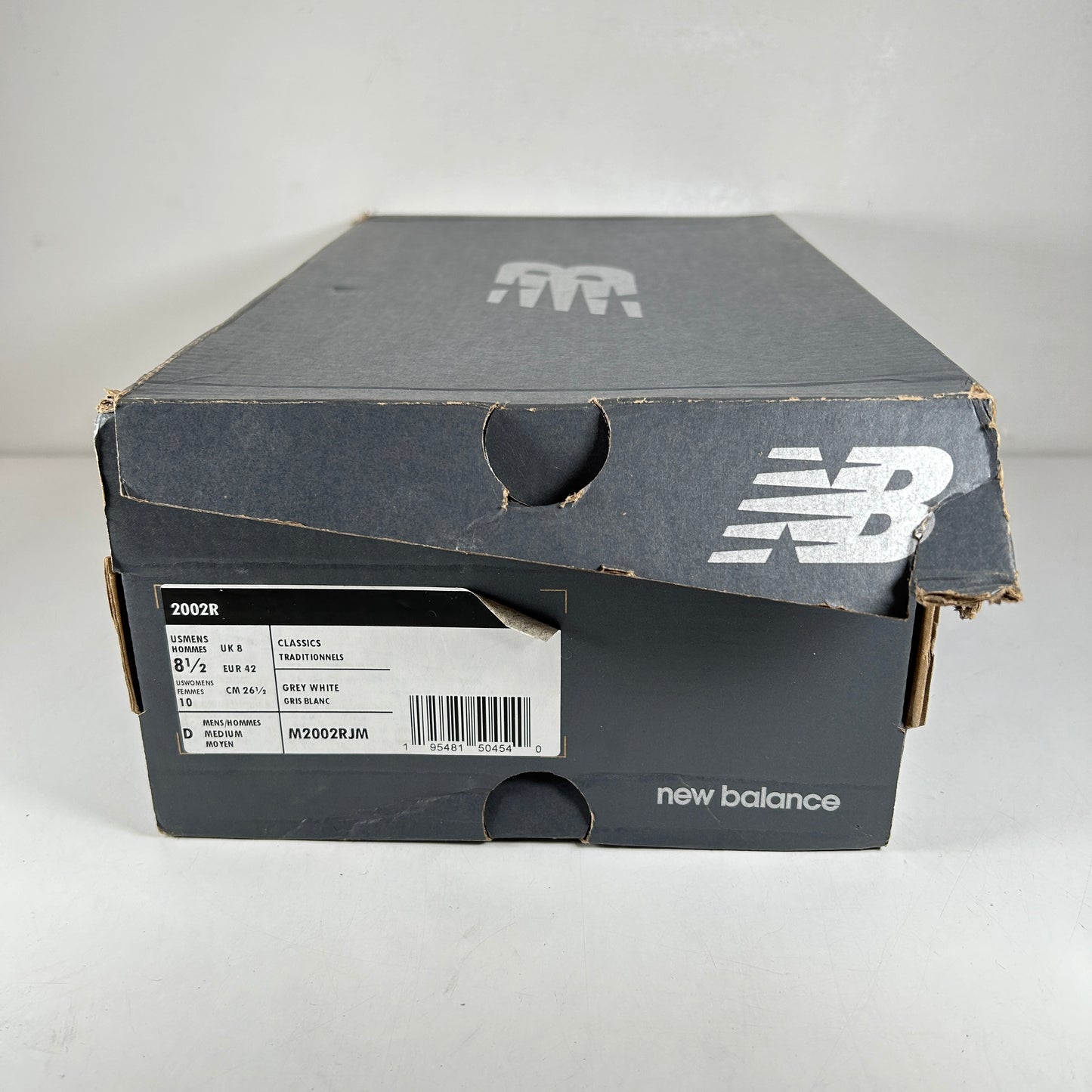 M2002RJM New Balance 2002R Grey White [USED] - 8.5 (Used)