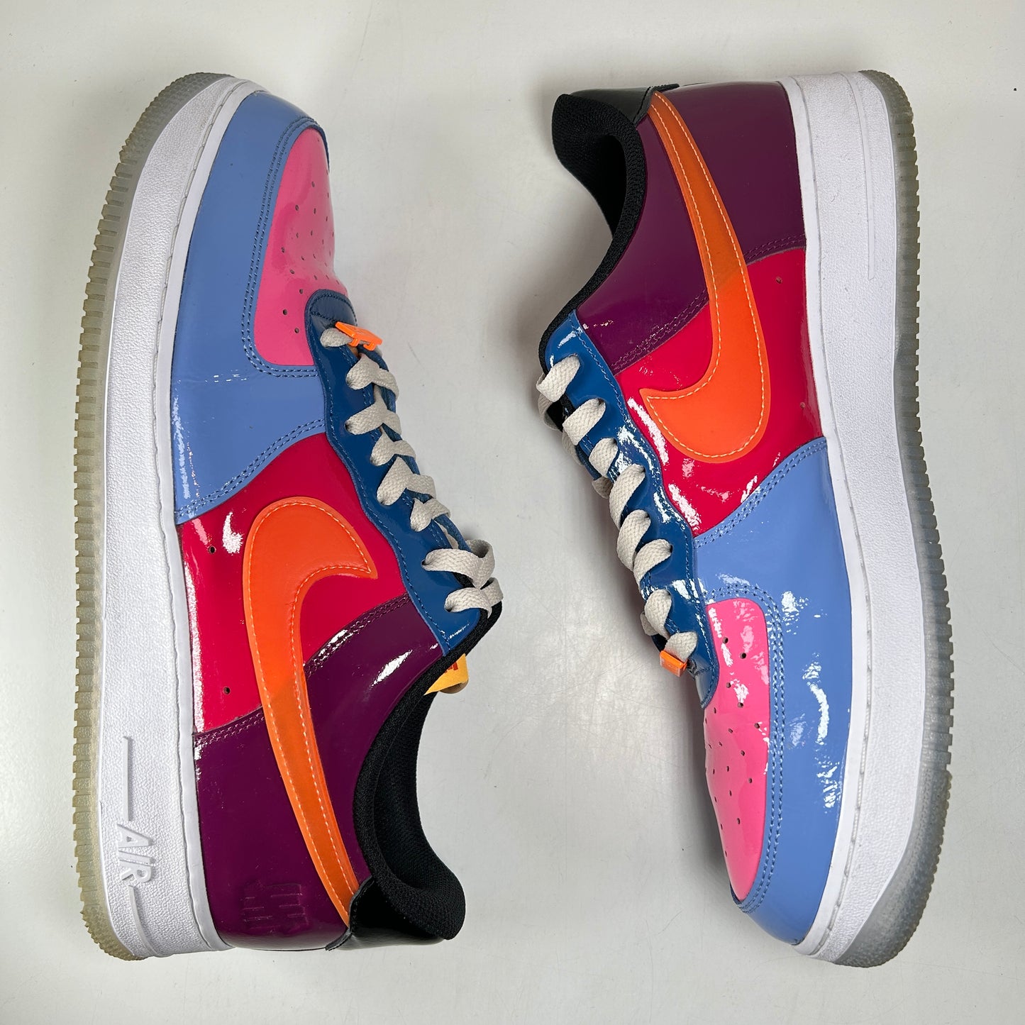 DV5255 400 Nike Air Force 1 Low SP UNDFTD Patente múltiple