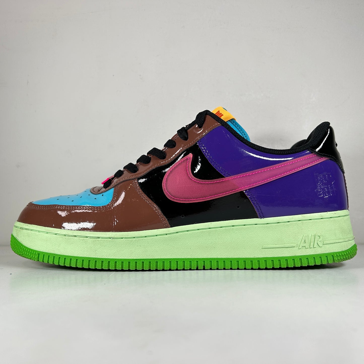 DV5255 200 Nike Air Force 1 Low SP Undefeated Multi Pink [USED] - 13 M (Used)