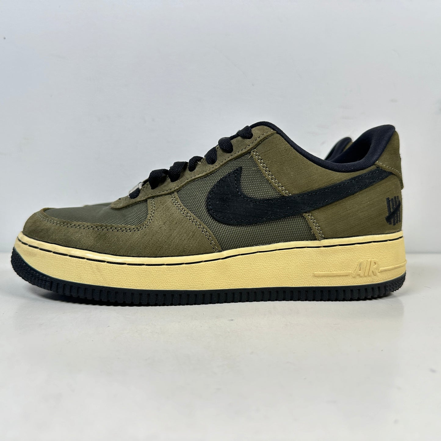 DH3064 300 Nike Air Force 1 Low SP Invicto