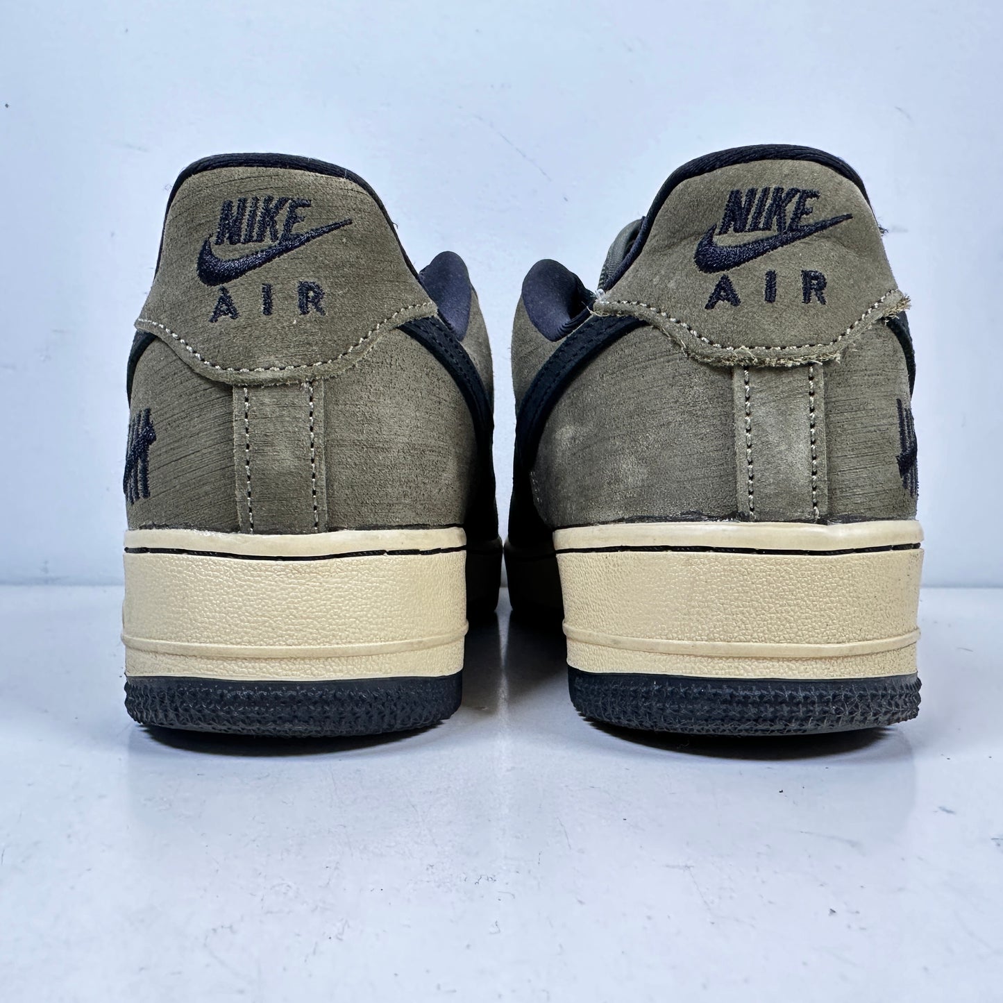 DH3064 300 Nike Air Force 1 Low SP Invicto