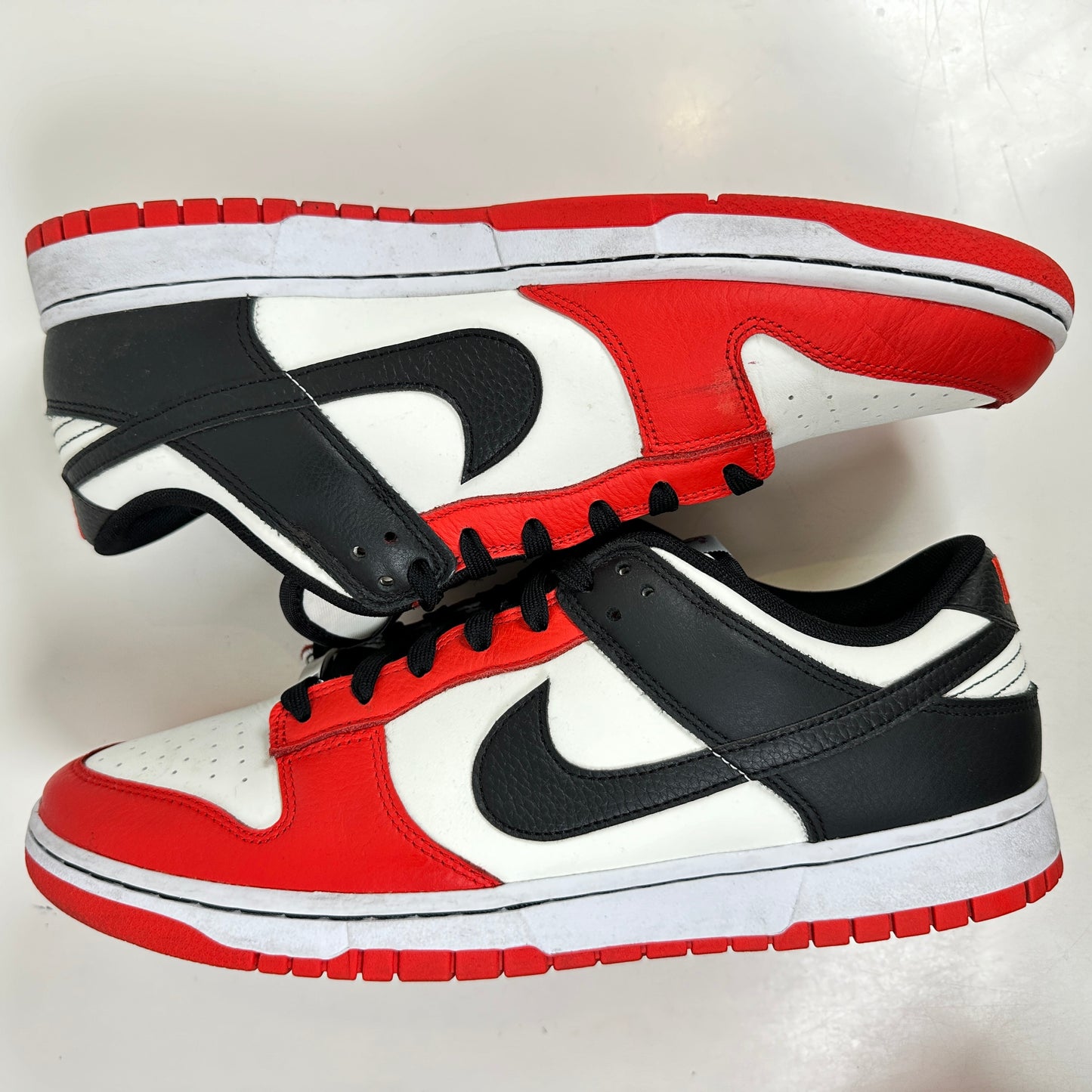 DD3363 100 Nike Dunk Low EMB NBA 75th Anniversary Chicago [USED] - 13 M (Used) (Replace Box)