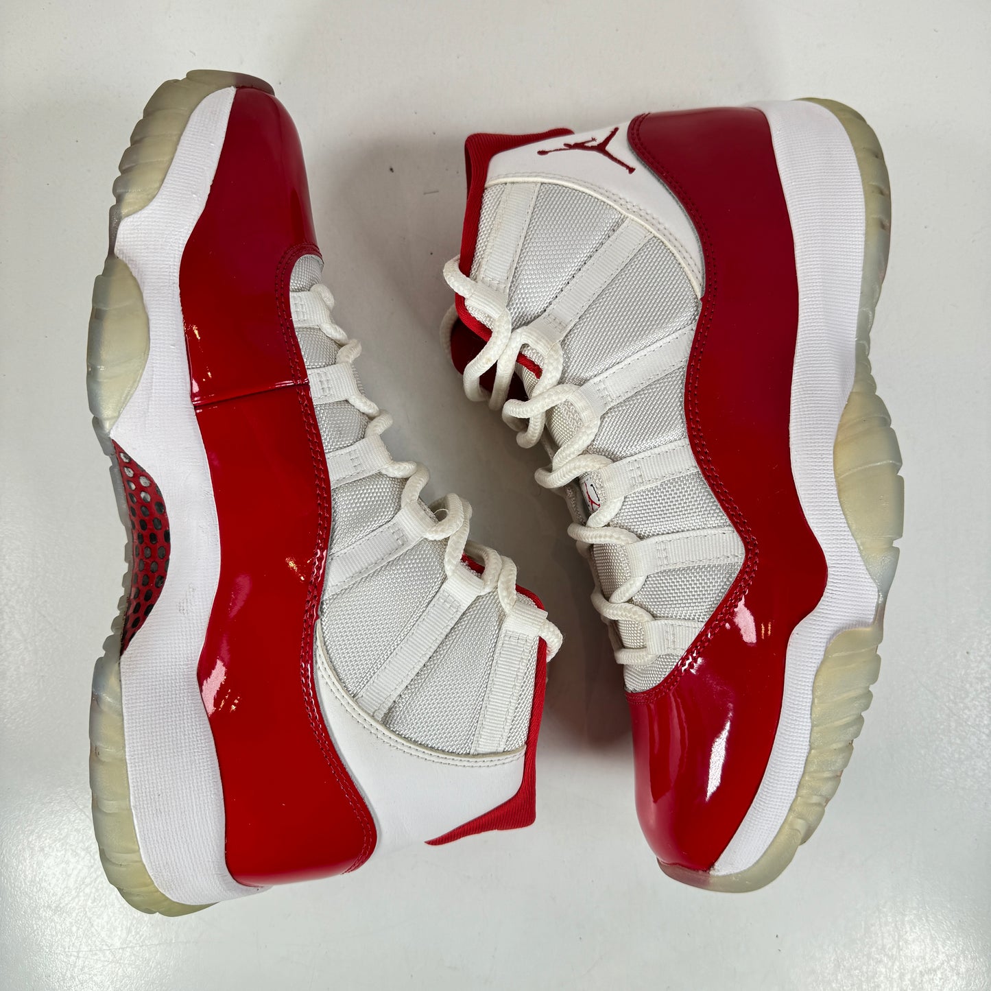 CT8012 116 Jordan 11 Retro Cherry (2022) [USED] - 9.5 M (Used)