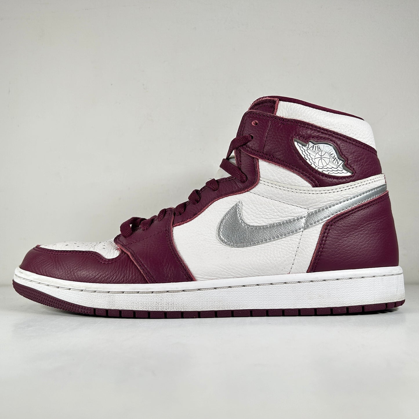 555088 611 Jordan 1 Retro High OG Burdeos 11 DS