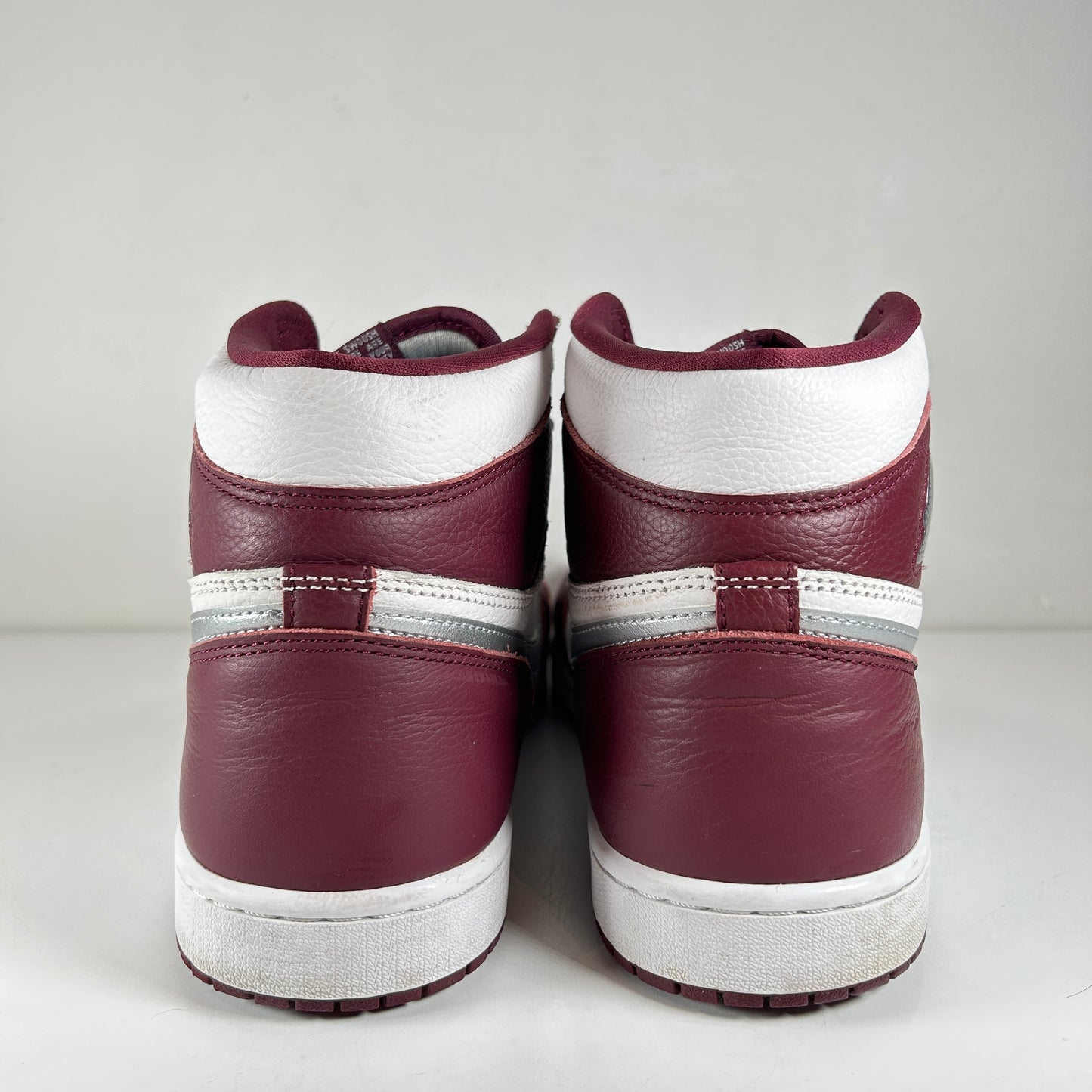 555088 611 Jordan 1 Retro High OG Burdeos 11 DS