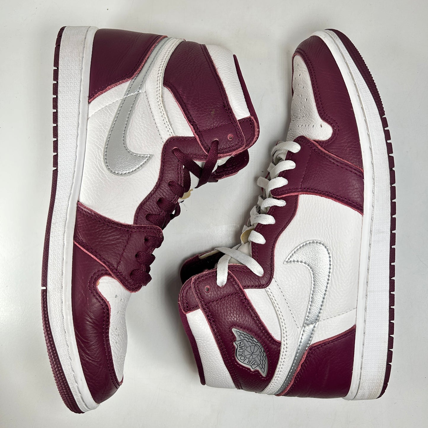 555088 611 Jordan 1 Retro High OG Burdeos 11 DS