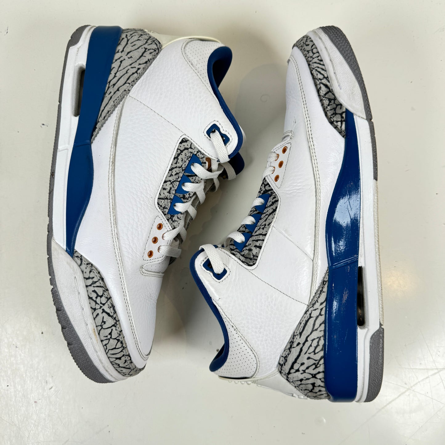 CT8532 148 Jordan 3 Retro Magos