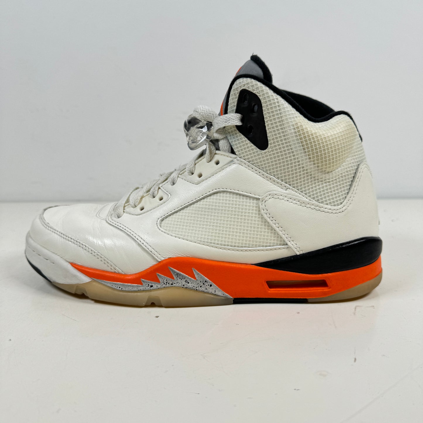 DC1060 100 Jordan 5 Retro Tablero destrozado