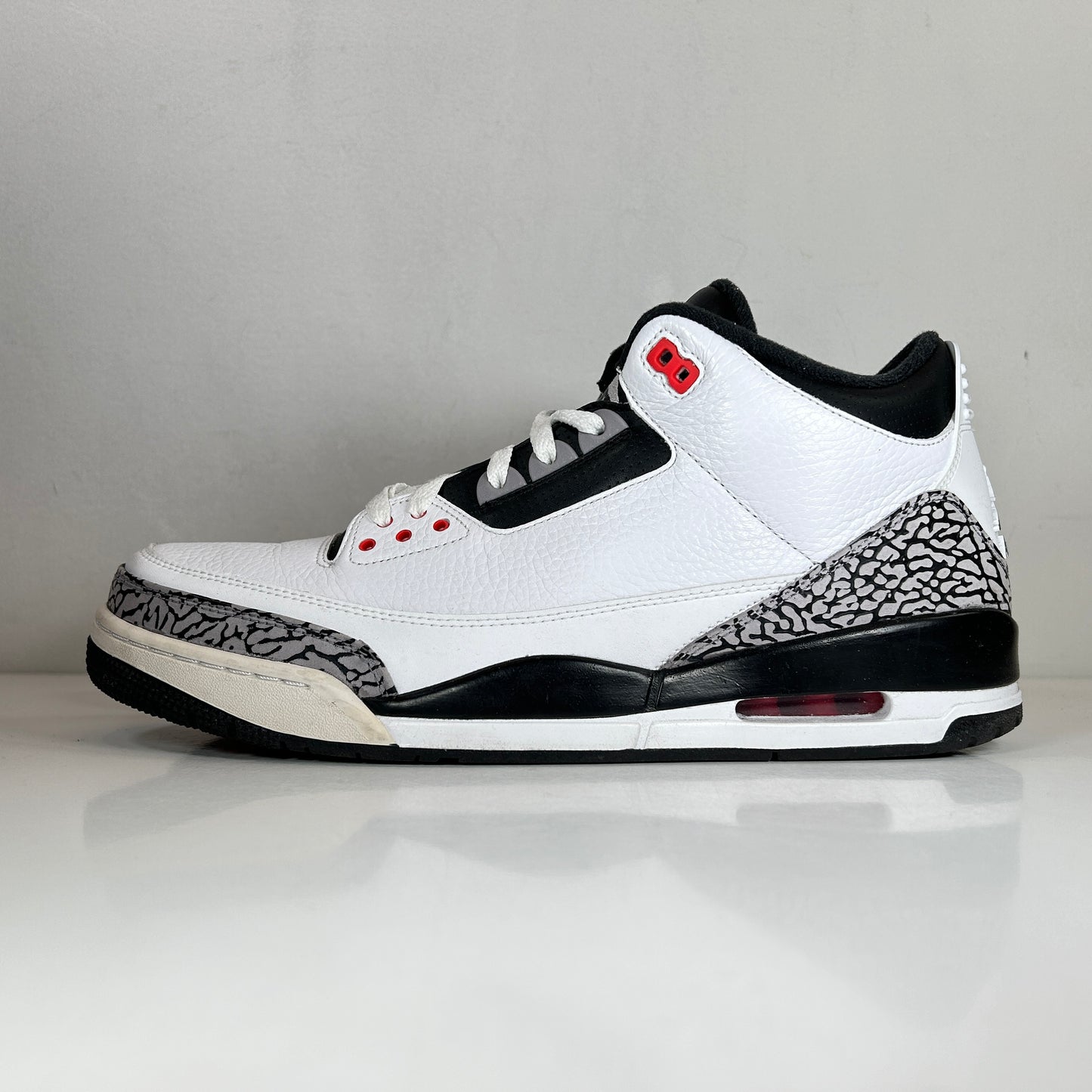 136064 123 Jordan 3 Retro Infrared 23 [USED] - 14 M (Used)