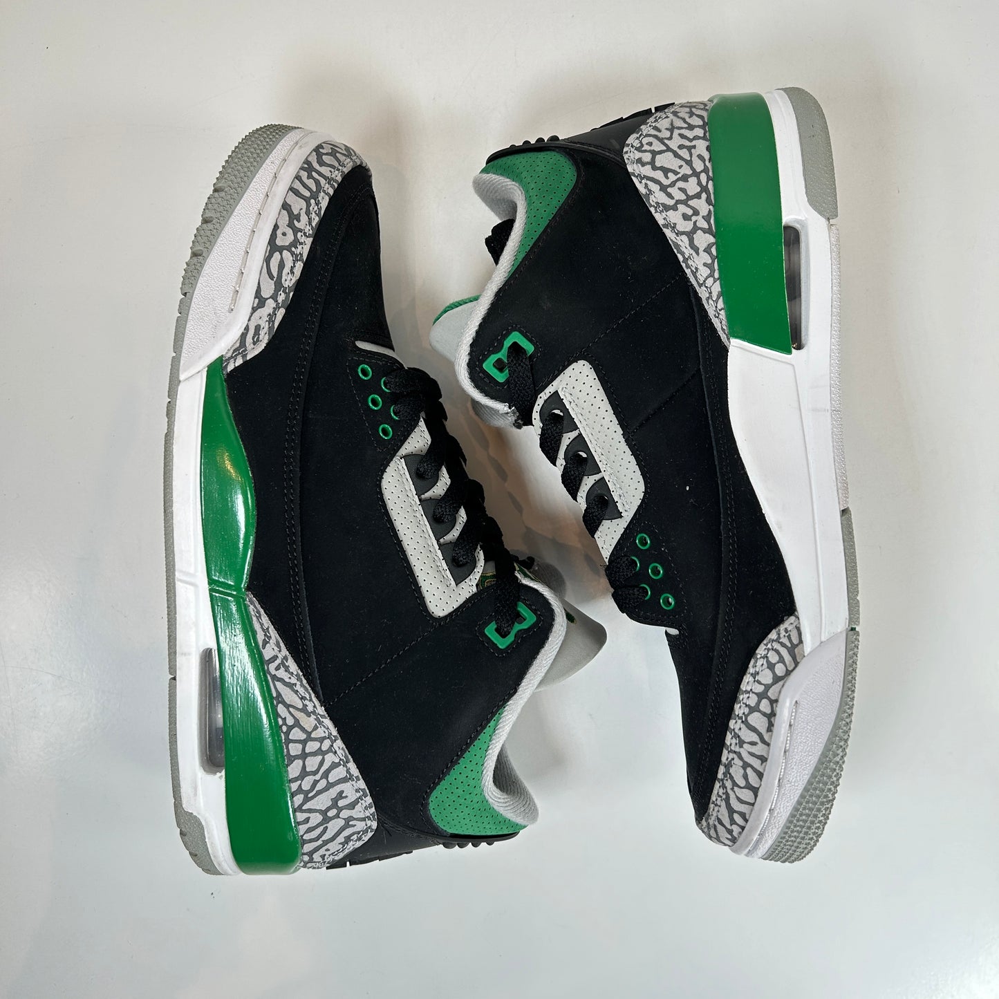 CT8532 030 Jordan 3 Retro Pino Verde