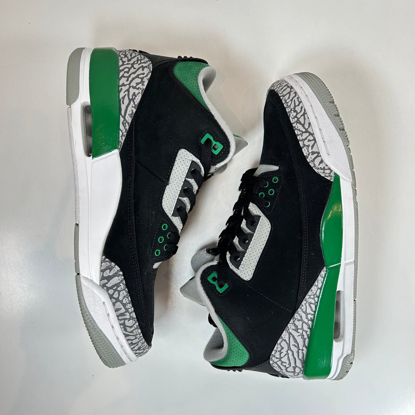 CT8532 030 Jordan 3 Retro Pino Verde