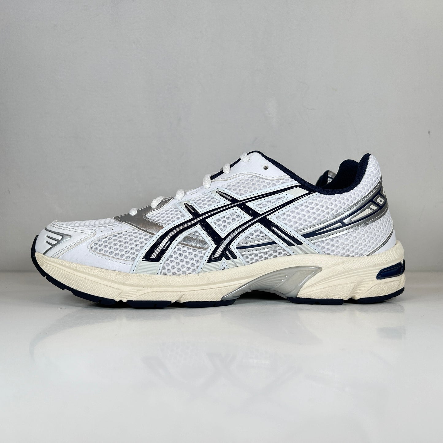 1202A164 110 ASICS Gel-1130 Blanco Medianoche (Mujeres)