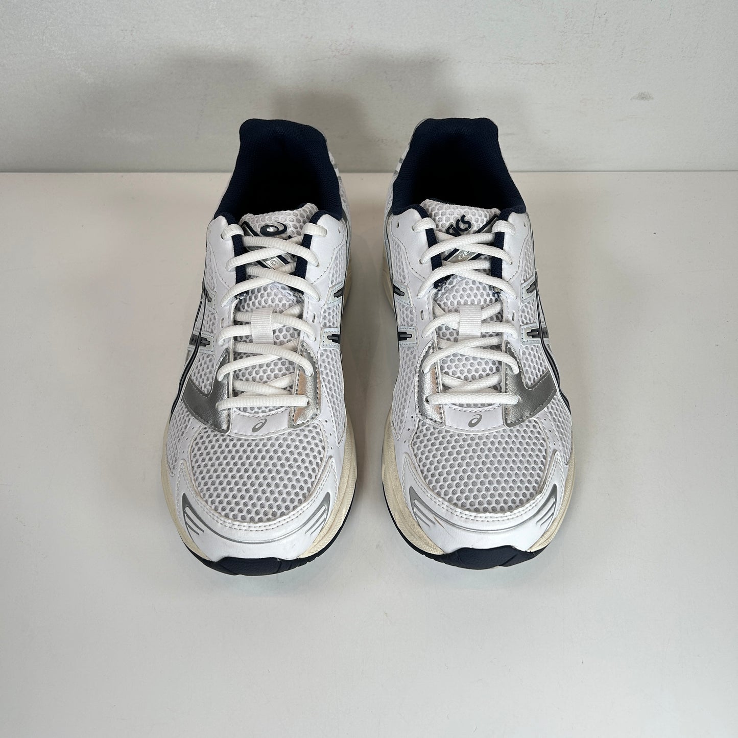 1202A164 110 ASICS Gel-1130 Blanco Medianoche (Mujeres)