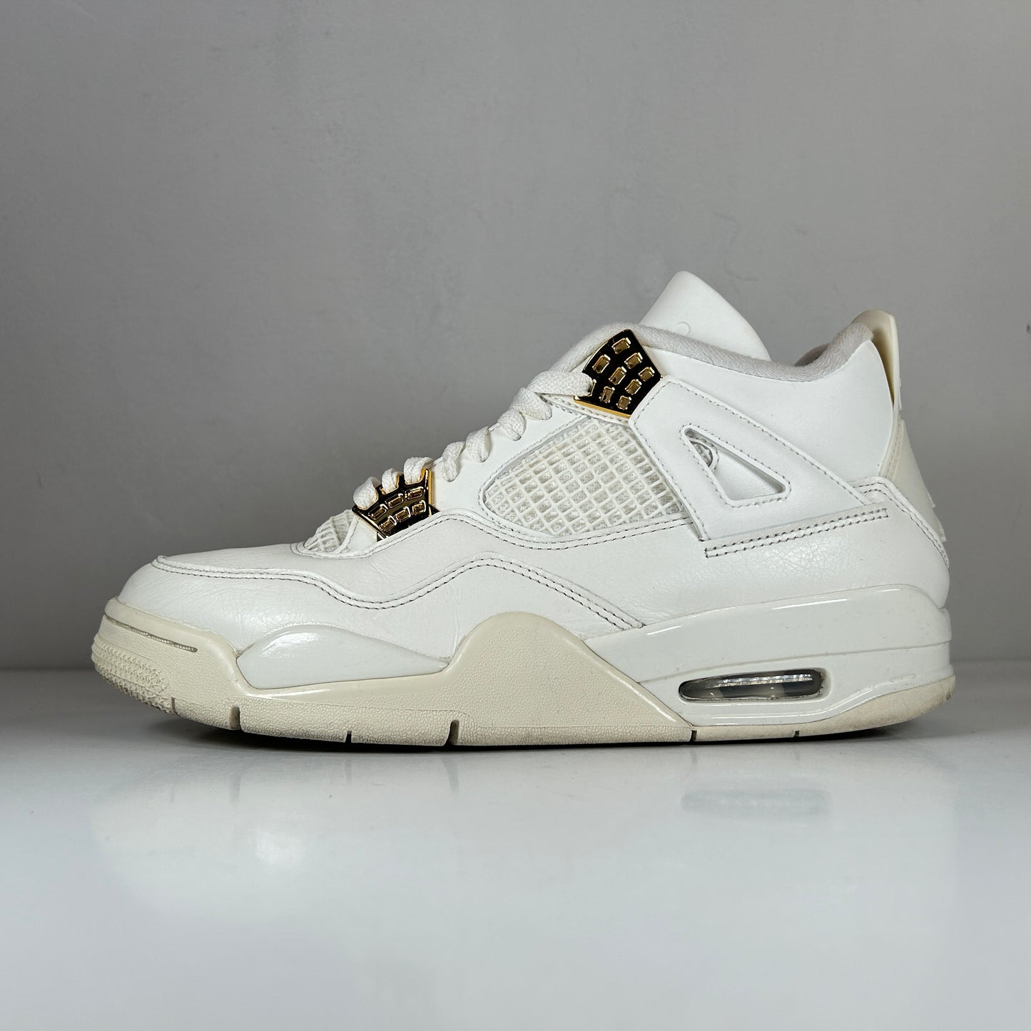AQ9129 170 Jordan 4 Retro Metallic Gold (W) [USED] - 10.5 W (Used) (No Box)