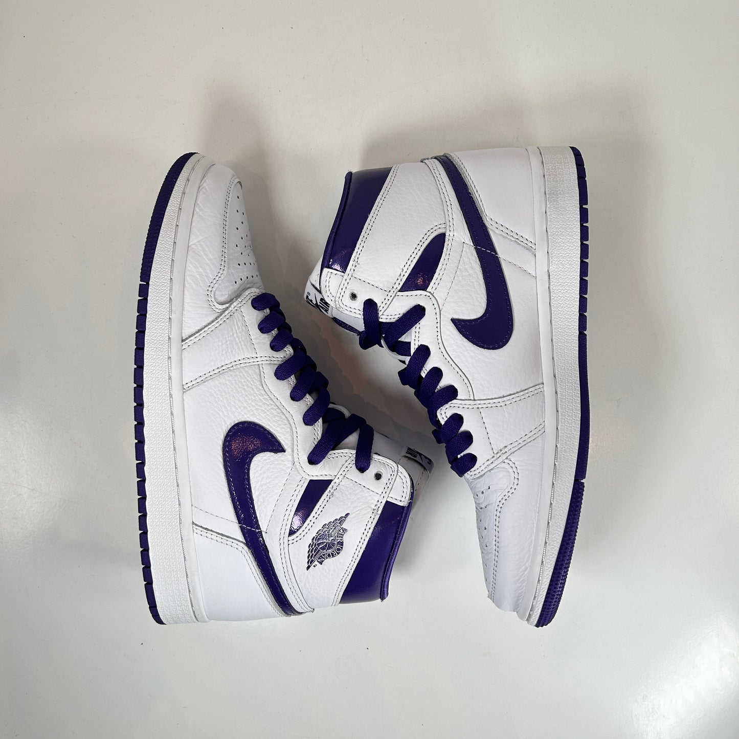 CD0461 151 Wmns Jordan 1 Retro High Court Purple [USED] - 7.5 W (Used)