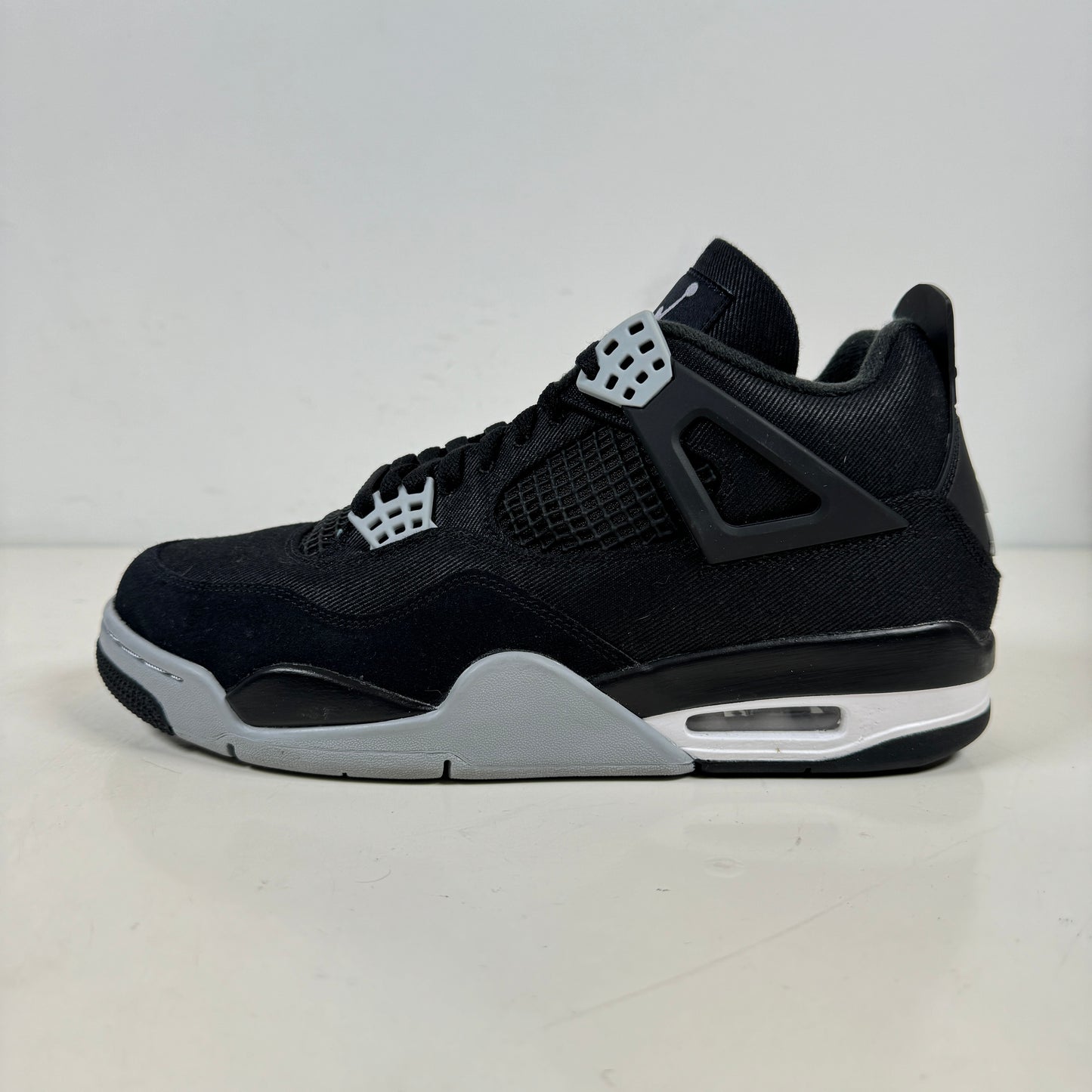 DH7138 006 Jordan 4 Retro SE Black Canvas [USED] - 9 M (Used)